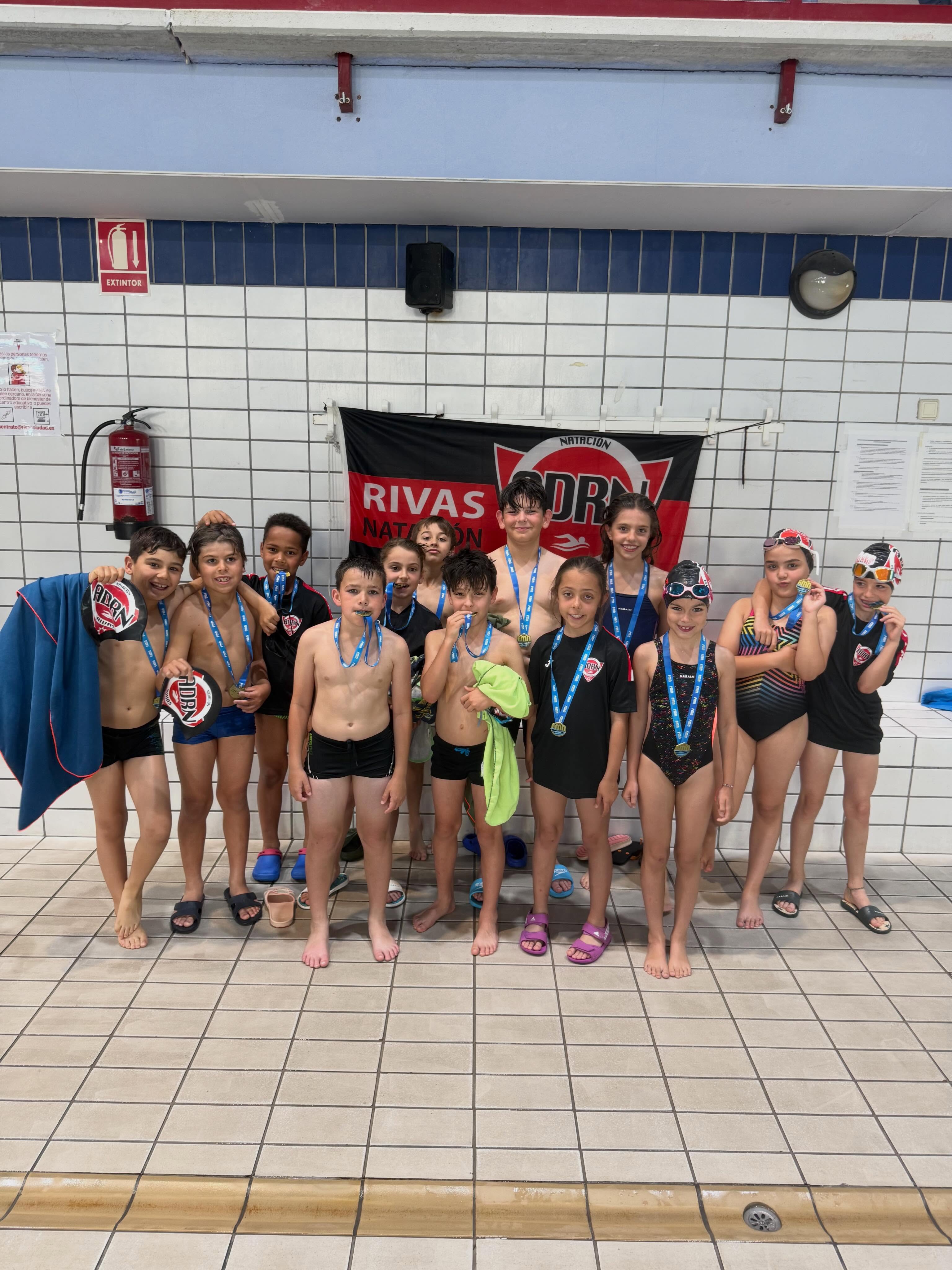 ▪️TROFEO SAN ISIDRO▪️
➡️Orgullosos de nuestros prebenjamines de Rivas Natación.
Otra competición llena de esfuerzo, ilusión, compañerismo y muchas sonrisas 🏊♂️🏊♀️🥇
➡️Cada brazada cuenta y vosotros lo habéis dado todo. ¡Seguimos creciendo juntos! 🔥
#RivasNatacion #Prebenjamines #Natacion #Equipo #FMN TrofeoSanIsidro RivasVaciamadrid