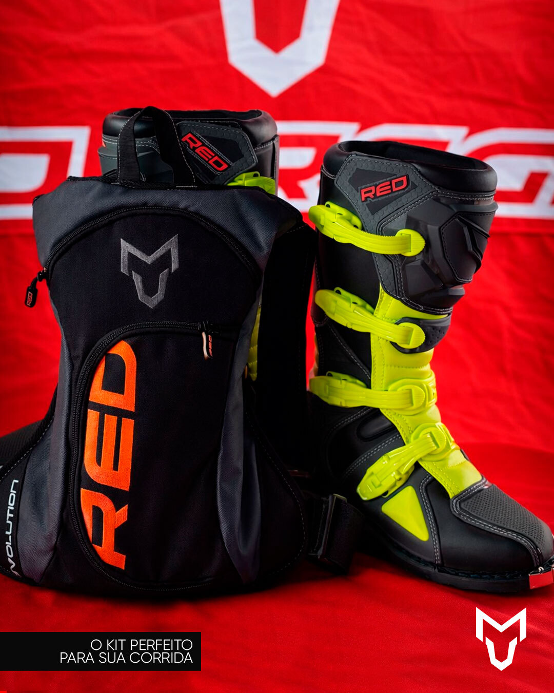 🎒🔥 O kit perfeito pra sua corrida.
Organização, resistência e proteção — tudo pronto pra te acompanhar na pista.
👉 Garanta já o seu kit completo Red Dragon.
#RedDragon #OffRoadGear #MotocrossBrasil #Equipamento #Trilha #Enduro #MXLife #Piloto #Performance #Aventura