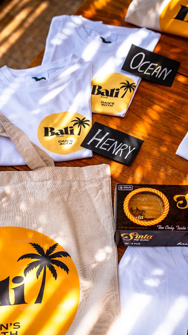 Bali inspired welcome bags, filled with tropical vibes, island colors and custom details. Get your Bali bags now😎
#balibachelorette #baliretreat #giftboxideas #balibeachwedding #welcomebags