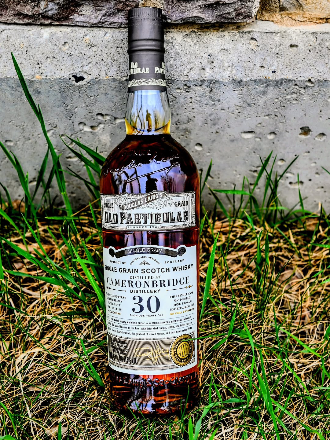 30 years....3 decades...one cask...single grain!
This unreal beauty is waiting for the right time to crack and that time is coming soon.
A 30 year Cameronbridge from a refill butt and cask strength at 51.5% that spent 30 glorious years resting and waiting and turning into a real gem.
@dlaingwhisky is a top quality indy bottler and their Single grains turn into whisky gold almoat every time.
.
.
.
.
.
#whisky #singlegrain #cameronbridge #douglaslaing #gold