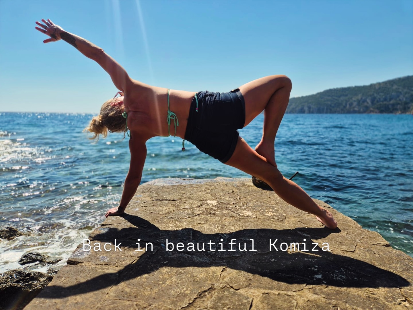 #komiza #viz #croatia #sideplank #yogabythesea