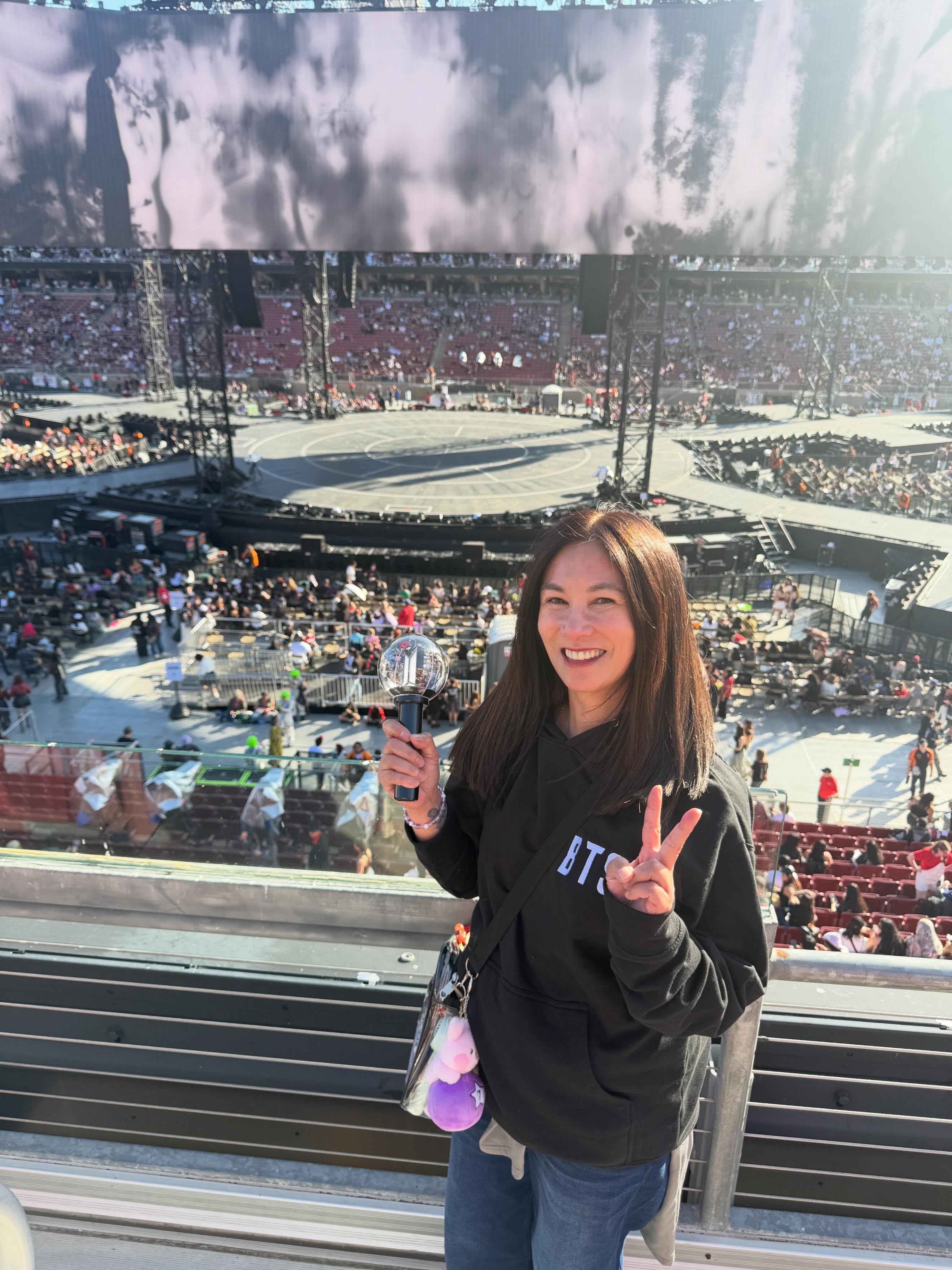 One of the best parts of my first BTS concert wasn’t just the performance — it was the ARMY. The culture is its own kind of magic. Everyone around me was so fun, energetic, and genuinely sweet. You could feel this shared excitement running through the crowd, like everyone was rooting for each other to have the best night possible.
People were trading freebies, attended in unique outfits, lovable signs, and hyping each other up. It didn’t matter where you came from or whether it was your first concert or your tenth — the energy made you feel instantly included.
There’s something really special about being surrounded by people who love the music just as much as you do. ARMY culture is loud in the best way, soft in the sweetest way, and full of this collective joy that makes the whole experience feel bigger than a concert. It’s community, it’s excitement, and it’s kindness all wrapped together.
#BTS #ArirangConcert #MyFirstBTSConcert #ConcertExperience #KpopConcert