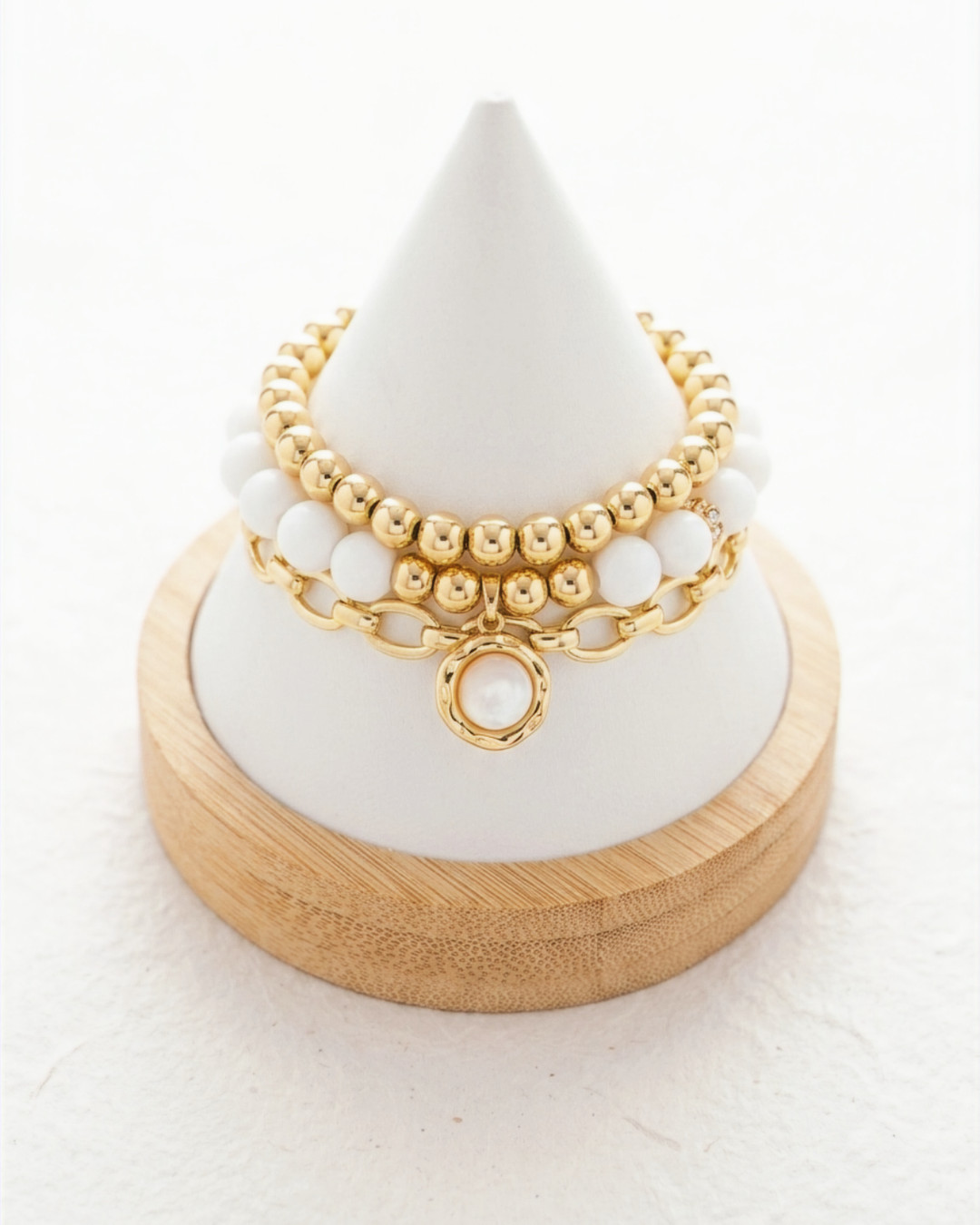 Trio d’Or Blanc ✨ Three-piece vintage glass, gold-filled & shell pearl bracelet set — soft white tones meet warm gold. Wear together for layered impact or individually for subtle elegance. Velvet-lined keepsake box included. Link in Bio
#TrioDOrBlanc #MaisonDeBijoux #StackedBracelets #GoldFilled #PearlStyle #VintageInspired #JewelryStack #GiftWithPurchase