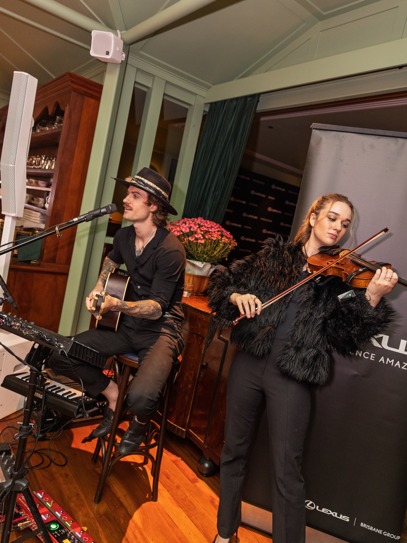 The perfect touch for @lexusofbrisbanegroup last week at the @thesummit.restaurant 🎻
Our Apiary Duo welcomed guests with a mix of live looping acoustic beats complimented with some elegant violin to set the tone for a night of style, soul and sophistication!
Featured artists: Jayden Reid and Maddisyn
Captured by @jamesdeank
#livemusic #brisbaneevents #luxuryevententertainment #acousticduo