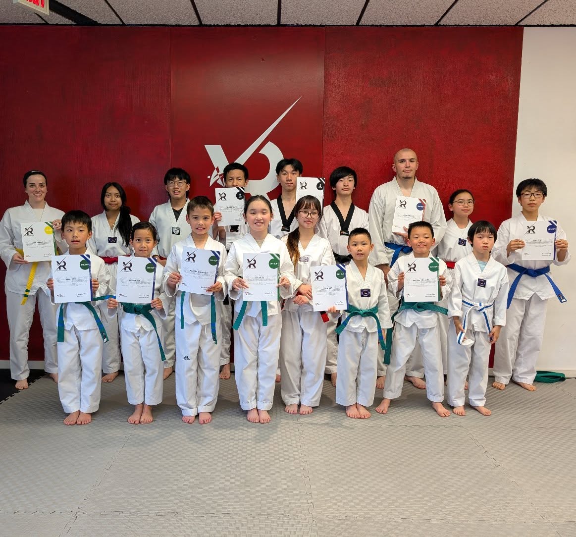 Congratulations to the students who took part in the May promotion test and earned their new belts and stripes! Special congratulations to our newest 2nd Degree blackbelts Skyler Tse and Alex Tse
.
.
.
#taekwondo #martialarts #promotiontest #colourbelt #blackbelts