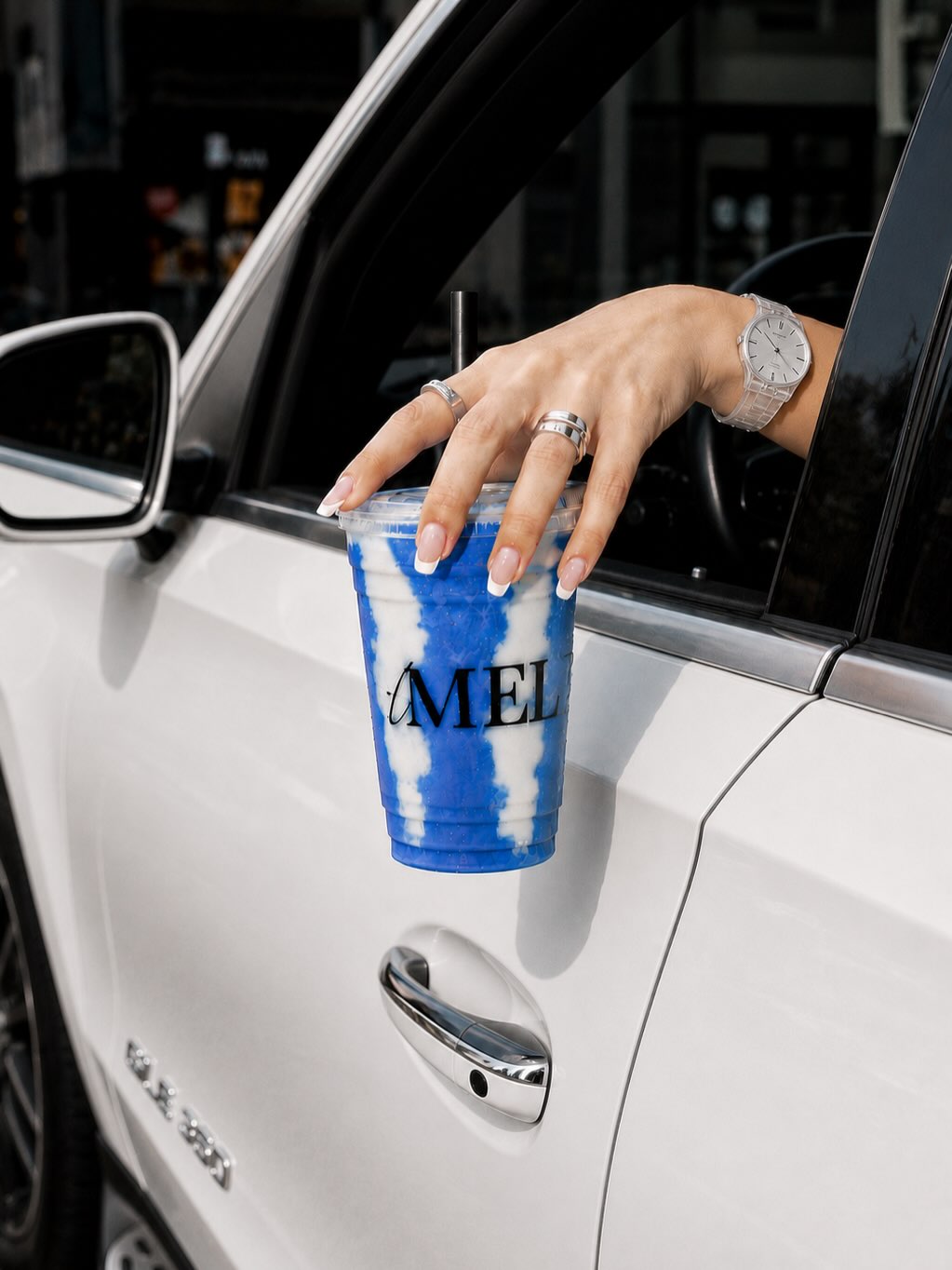 Suns out windows are down let’s go for a drive and collect an Amelia smoothie😎
#summer #smoothie #london #coffeeshop #aesthetic