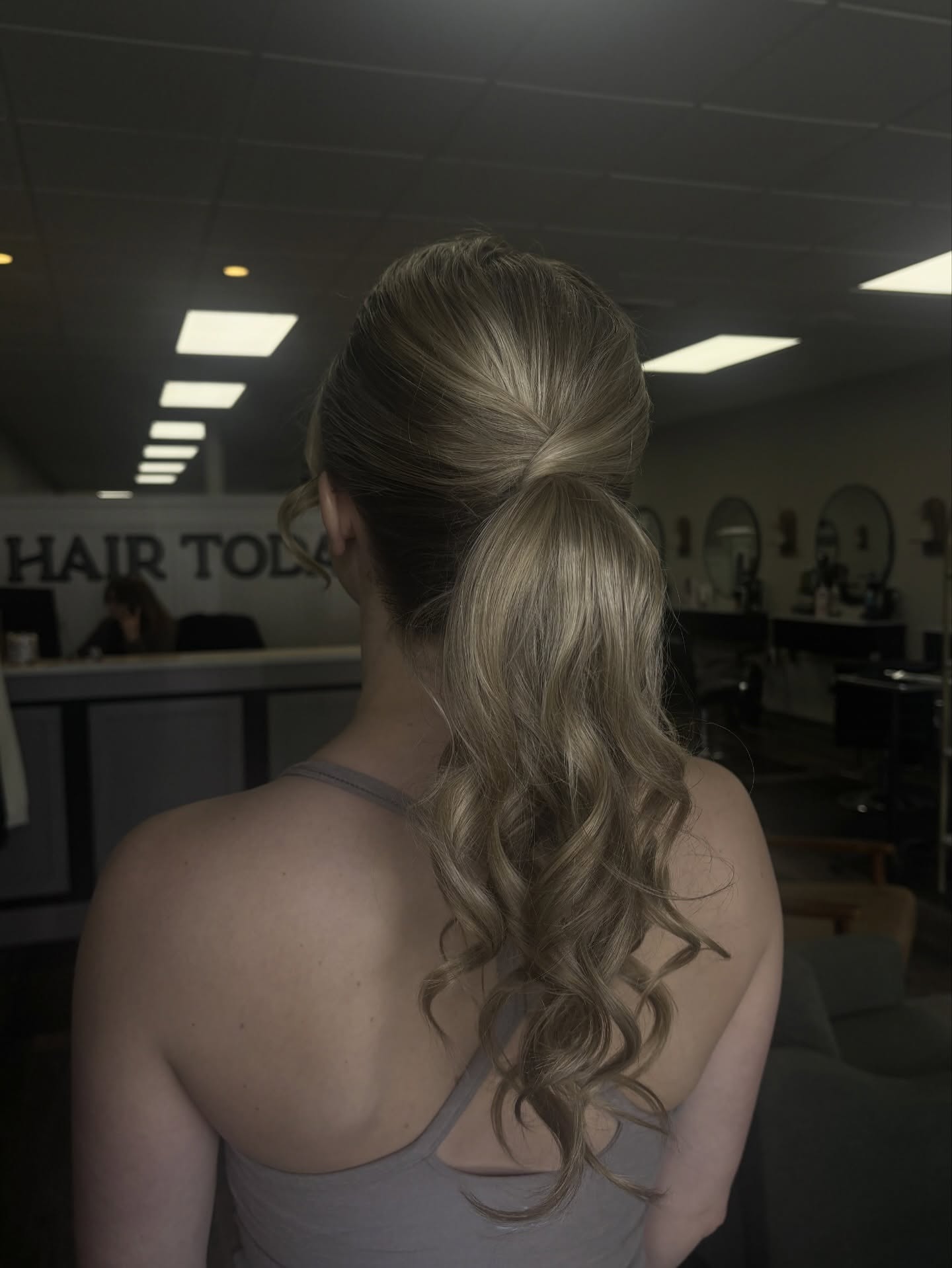 The most perfect party pony. A classic updo option that is perfect for warmer months ☀︎
By Bella ☀︎