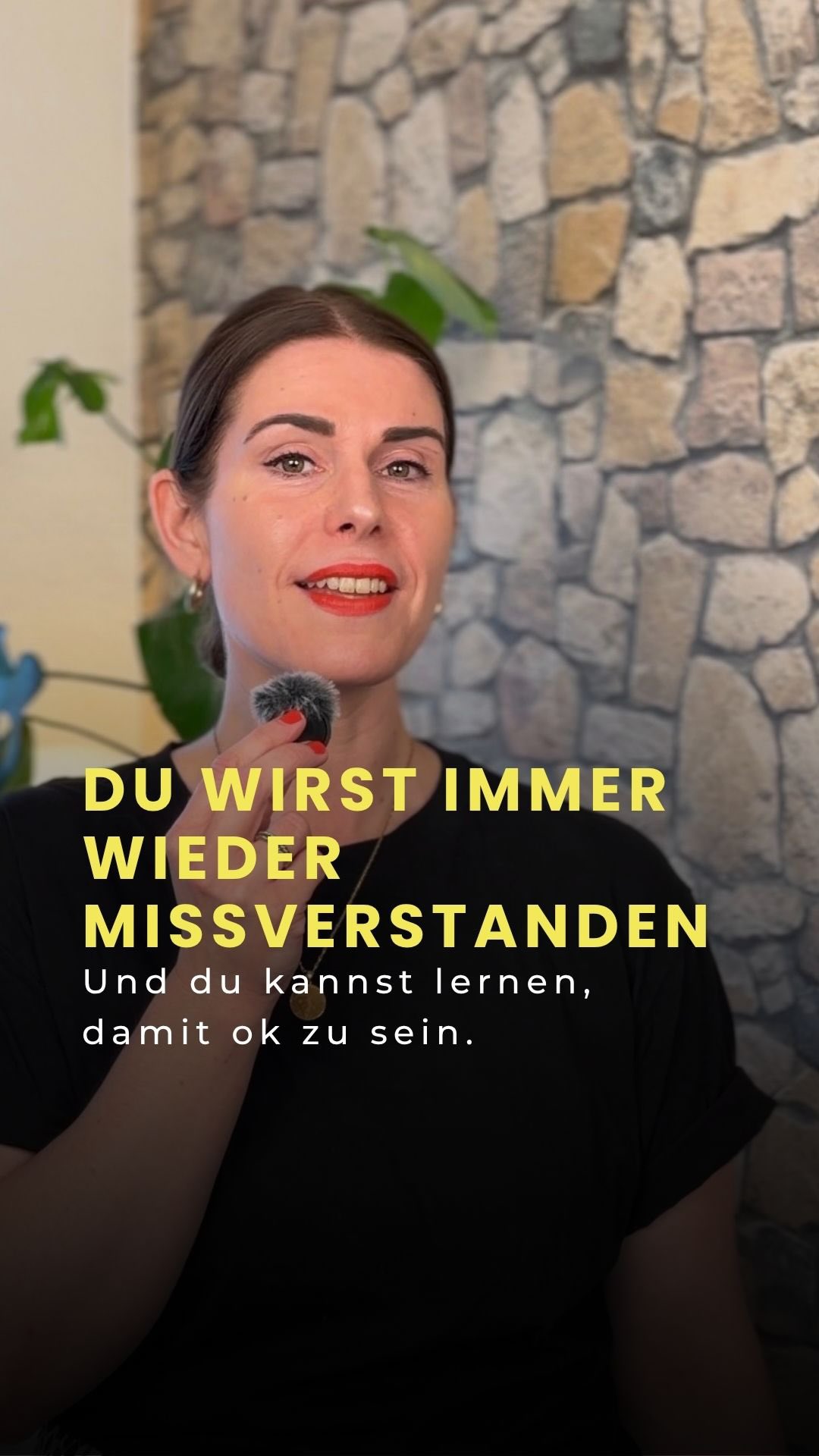 LASS DIR DIE MEINUNG ANDERER EGAL SEIN 🙏🏻
Hier kannst du tiefer ins Thema einsteigen ⬇
Innerer Frieden beginnt dort, wo der Kampf um Anerkennung endet. Du darfst akzeptieren, dass die Wahrnehmung anderer oft mehr über deren eigene emotionale Tiefe aussagt als über deinen tatsächlichen Wert. Indem du aufhörst, deine Perspektive bei Menschen erzwingen zu wollen, die nicht bereit dafür sind, gewinnst du die Kapazität zurück, die du für dein eigenes Wachstum und deine innere Ruhe brauchst.
🔗 Über den Link im Profil kannst du mit Coaching Tools & Workbooks deinen Deep Dive machen oder dich von Blog-Artikeln und Podcasts inspirieren lassen. 🔝
⮕ Perspektiven:
• Spiegel der Selbsterkenntnis: Menschen können dir nur auf der Ebene begegnen, auf der sie sich selbst bereits begegnet sind. Ihr Unverständnis ist oft ein Resultat ihrer eigenen mentalen Grenzen.
• Verlust von Energie: Jeder Versuch, eine falsche Wahrnehmung über dich zu korrigieren, ist eine Investition deiner Energie in die Realität eines anderen. Du kannst lernen, diese Energie stattdessen bei dir zu behalten.
• Souveräne Gelassenheit: Wahrer Frieden bedeutet nicht, dass jeder dich versteht, sondern dass du damit okay bist, wenn es jemand nicht tut.
⮕ Der Deep Dive:
Wen versuchst du gerade noch mit aller Kraft von deiner Wahrheit zu überzeugen, obwohl diese Person gar nicht bereit ist, dir wirklich zuzuhören?
📌 Speichere dir das Video, um jederzeit zurückkommen zu können.
➕ Folge mir für tägliche Inspiration.
🔗 Wenn du hier noch tiefer gehen willst, schau unbedingt im Linktree vorbei. Dort findest du eine große Auswahl von Tools, Workbooks, Podcast und Blog Artikeln, um dich noch inspirieren zu lassen für deine persönliche Weiterentwicklung.
#Selbstführung #InnererFriede #Selbstwert #Mindset #Persönlichkeitsentwicklung