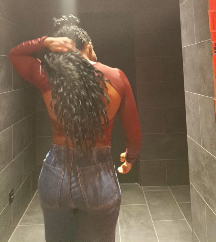 Así se ve una espalda después de un volumen bien trabajado.
Ahora toca disfrutar la siguiente etapa… y descubrir hasta dónde es capaz de llegar mi cuerpo. ✨
No es solo una espalda. Son meses de esfuerzo tomando forma.