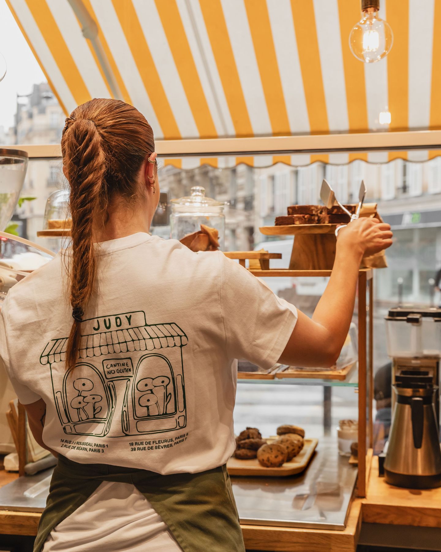 GOOD VIBES TEAM 🫶
Nos équipes vous accueillent tous les jours avec le sourire et surtout beaucoup de bonne humeur !
📸 @alicepages
#veganparis #sansglutenparis #healthyrestaurantparis #glutenfreeparis #fodmap #barista