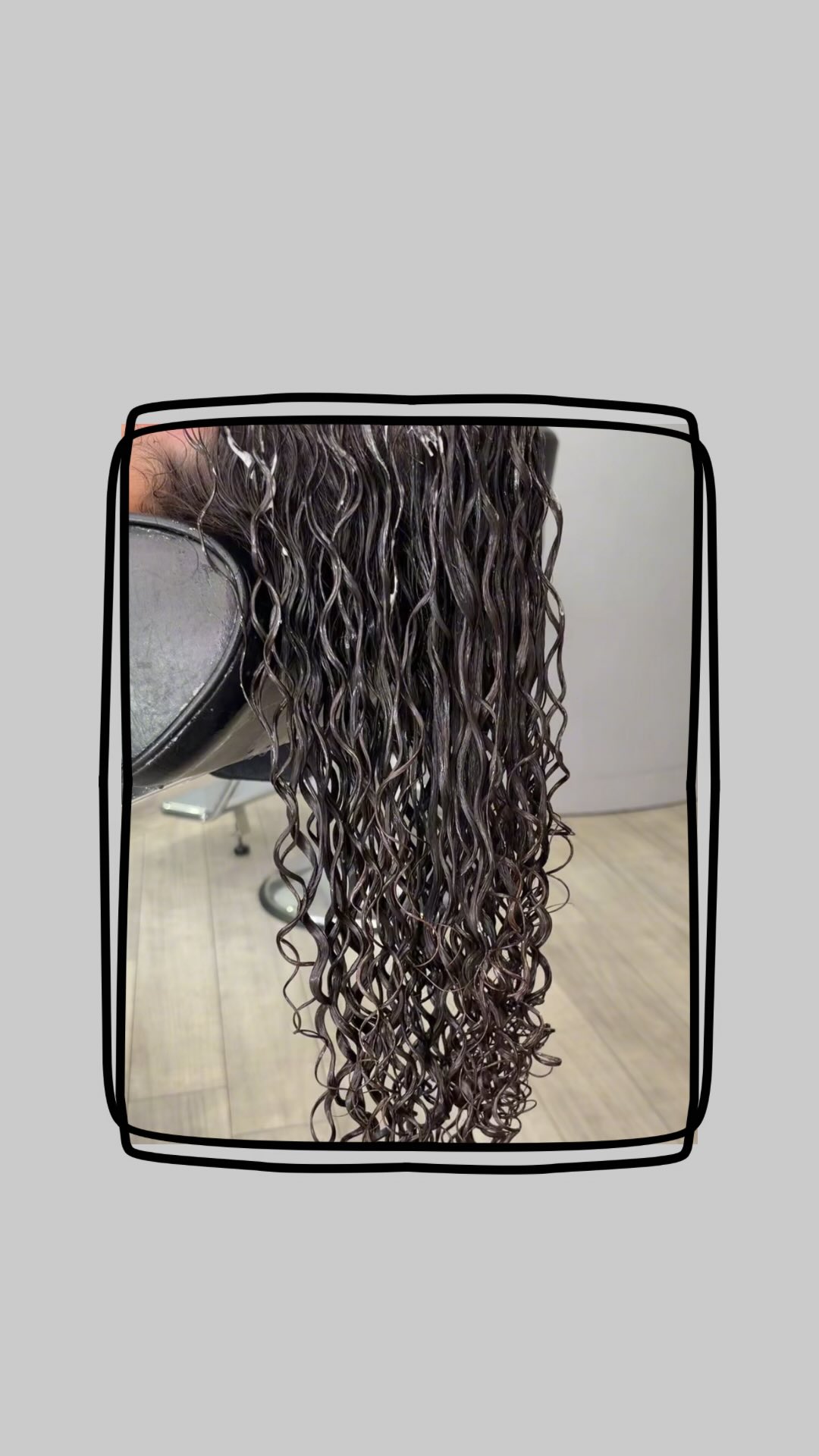 Using @boucleme seal and shield gel and @ilovethedoux mousse deff foam to get gorgeous bouncy results. she wanted lots of volume so we did small sections and of course loadsss of water ! 💜
#curltalk #london #curlyhairspecialist #explore #curlyhair