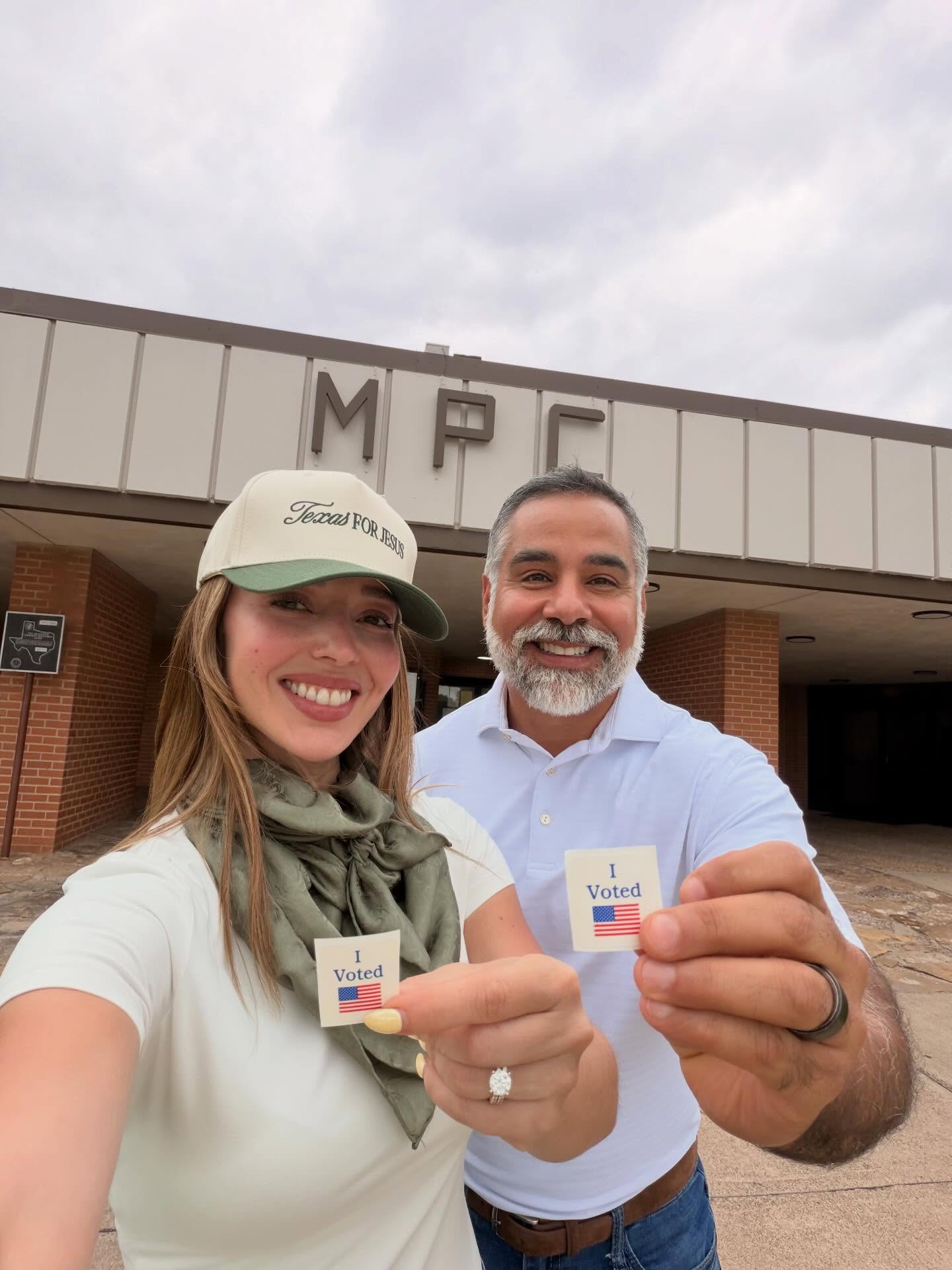 Have you voted in the run-off? There’s still time! Early voting ends tomorrow and Election Day is May 26th! Find your voting location here: https://www.votetexas.gov/voting/where.html
I strongly encourage voters in Pct. 4 to vote for Anilu Morales Gonzalez for Maverick County Commissioner to bring effective and committed leadership to the Maverick County Commissioner’s Court! #MoralesForTexas #AVoiceForAll