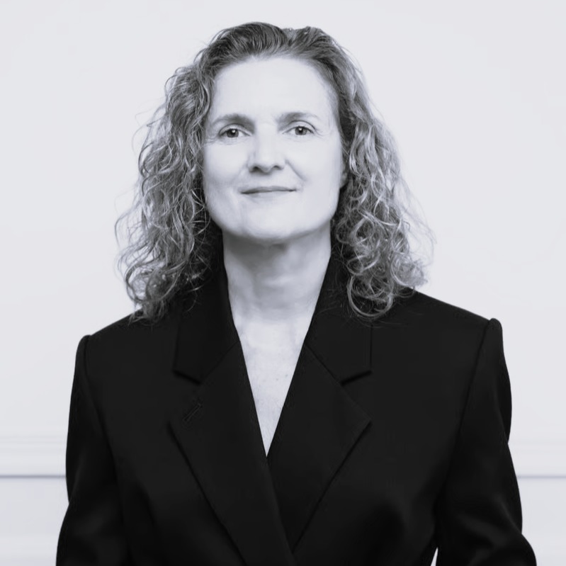 Barbara Werschine has been appointed chief executive of @lanvin the French maison, succeeding Andy Lew, who moves to executive chairman of Lanvin Group. ➡️
At @modesearchlondon we support the businesses and the people shaping the future of luxury fashion and appointments. We're incredibly excited to see what this next chapter brings for Lanvin.👏🫶
For more on this appointment and other industry insights - head to our Linkedin page.
.
.
.
.
.
#Lanvin #Luxury #Fashion #FashionAppointments #Leadership #ModeSearch