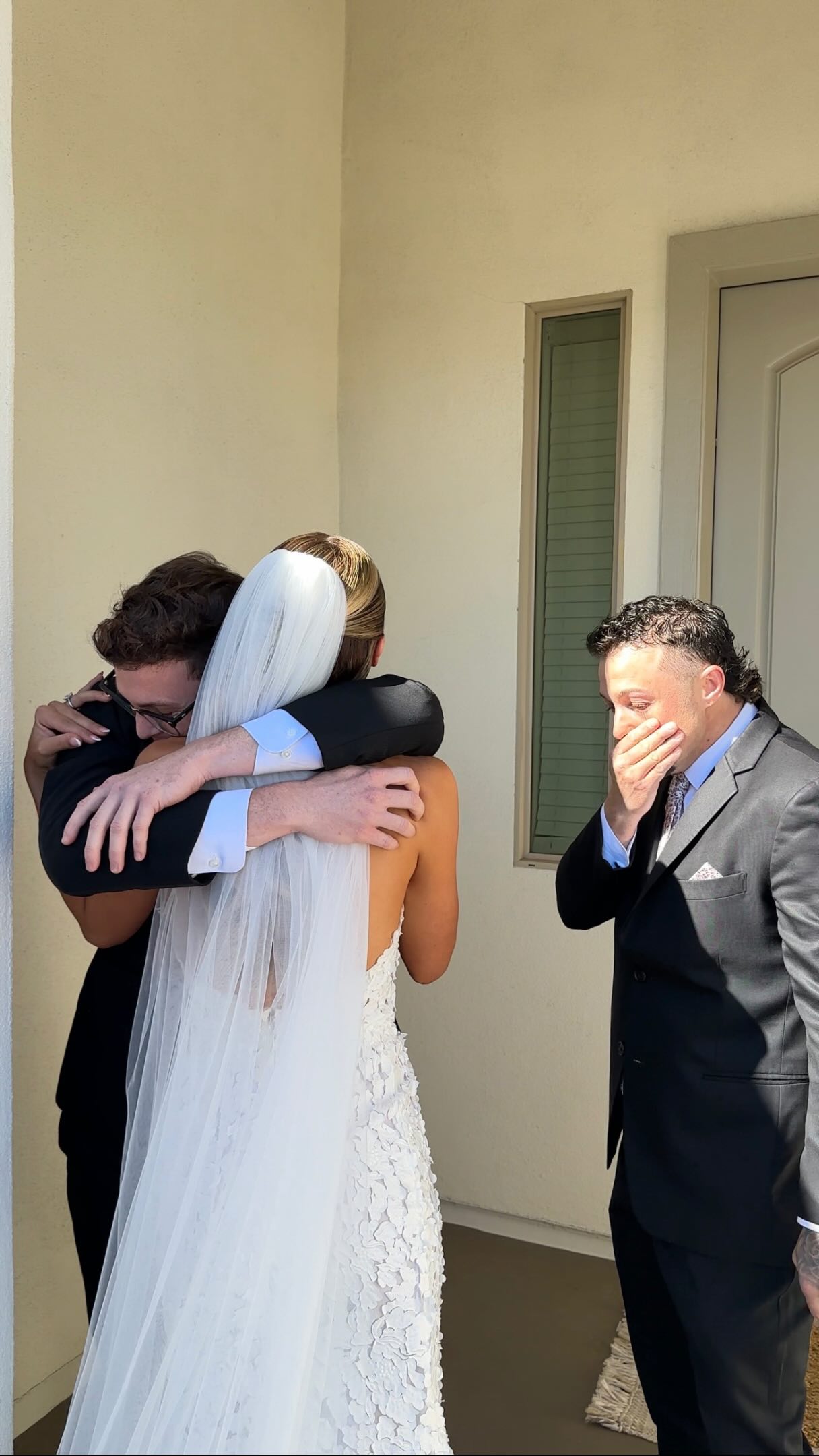 Sibling first looks will always have my heart 🤍✨ #azweddingcontentcreator #firstlook #siblings #weddingcontentcreation #weddingcontent