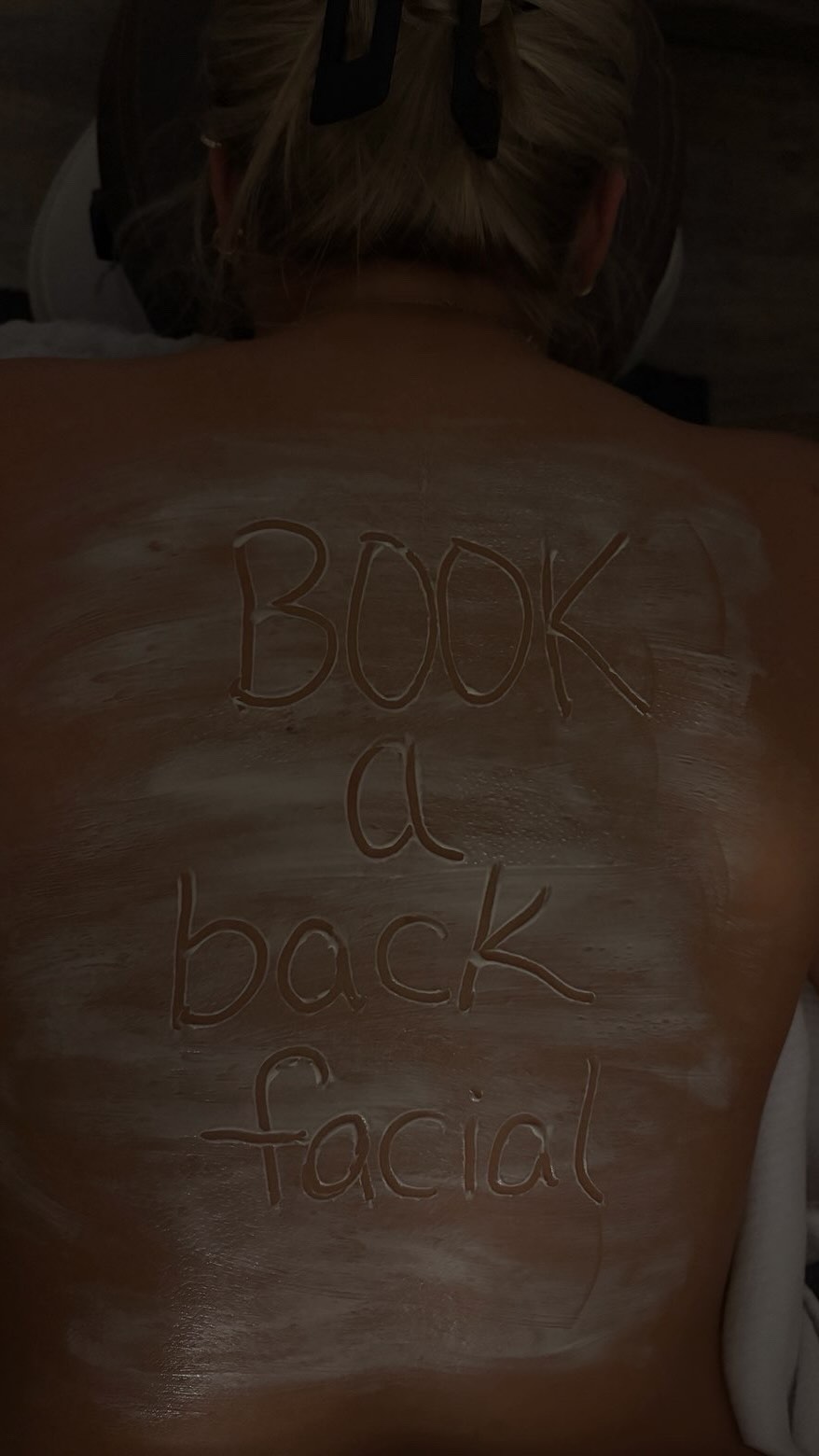 ✨ Your reminder to book a back facial at Synergy ✨
Because glowing skin shouldn’t stop at your face 🤍