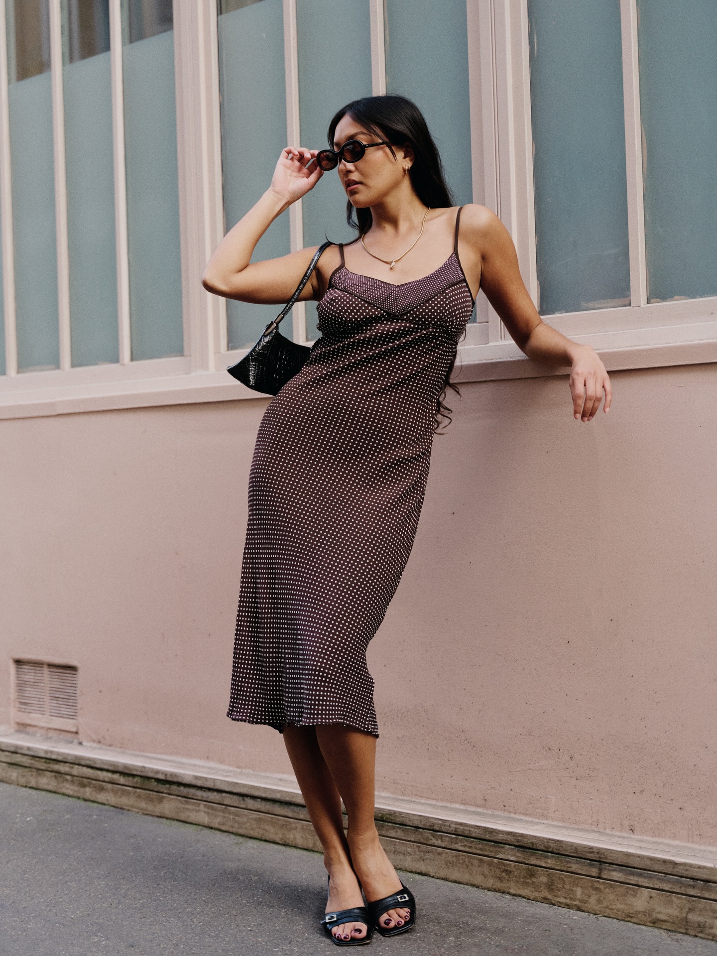 Summer girl 🍒
#lookdujour #parisianstyle #tenuedujour parisian look vintage lover vintage dress vintage look summer outfit inspo boutique vintage paris