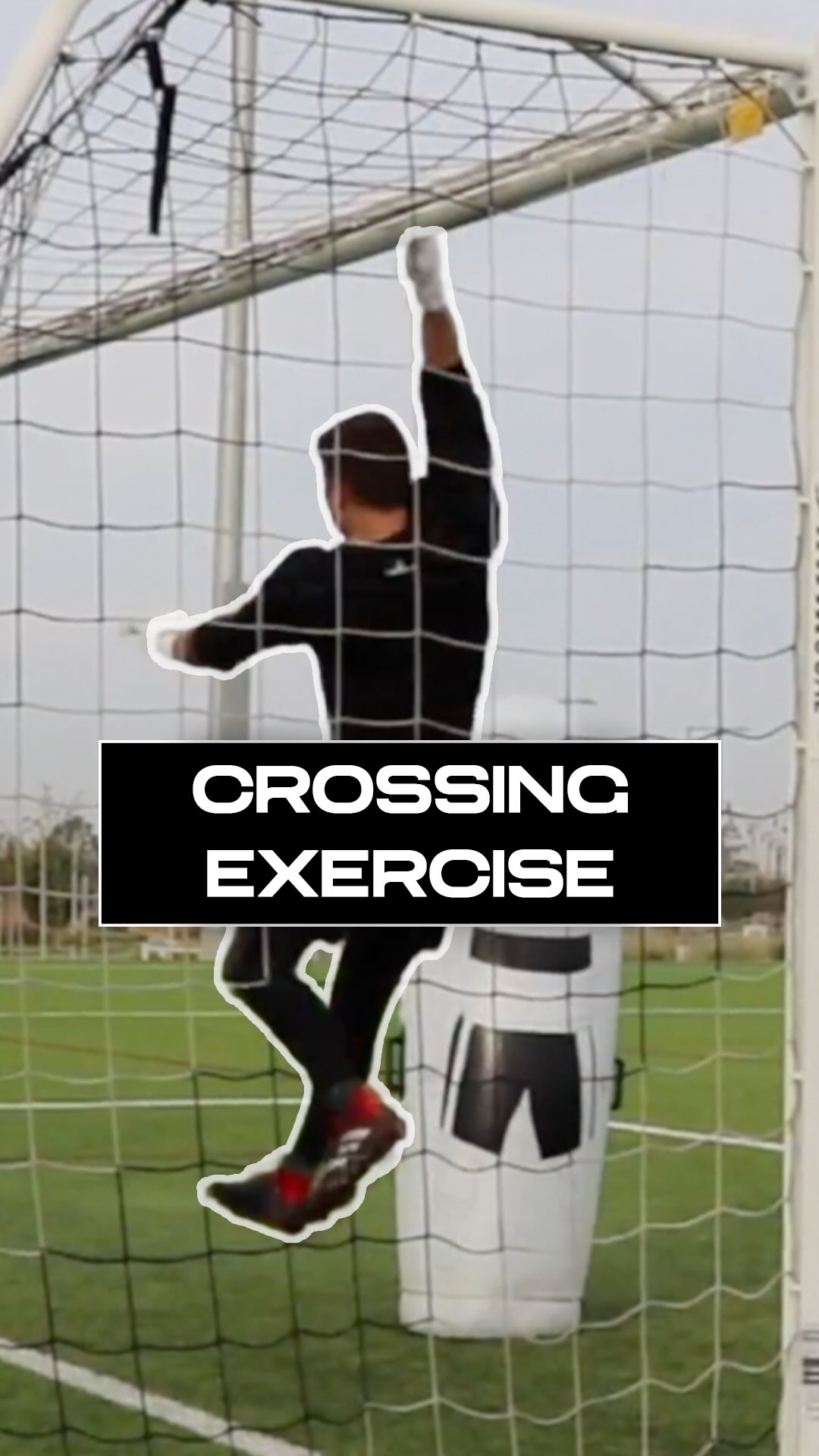📝 Crossing through Traffic (man on you)
🎯 Maintain your operational space. Don’t step early. See the ball of the coaches foot and then make your decision — based on what the game gives you. Secondary action is to get extra reps. You can remove it and only add it for punches/parries that don’t leave the 18! Goodluck 🧘🏽
#goalkeeper #football #soccer #gk #reels