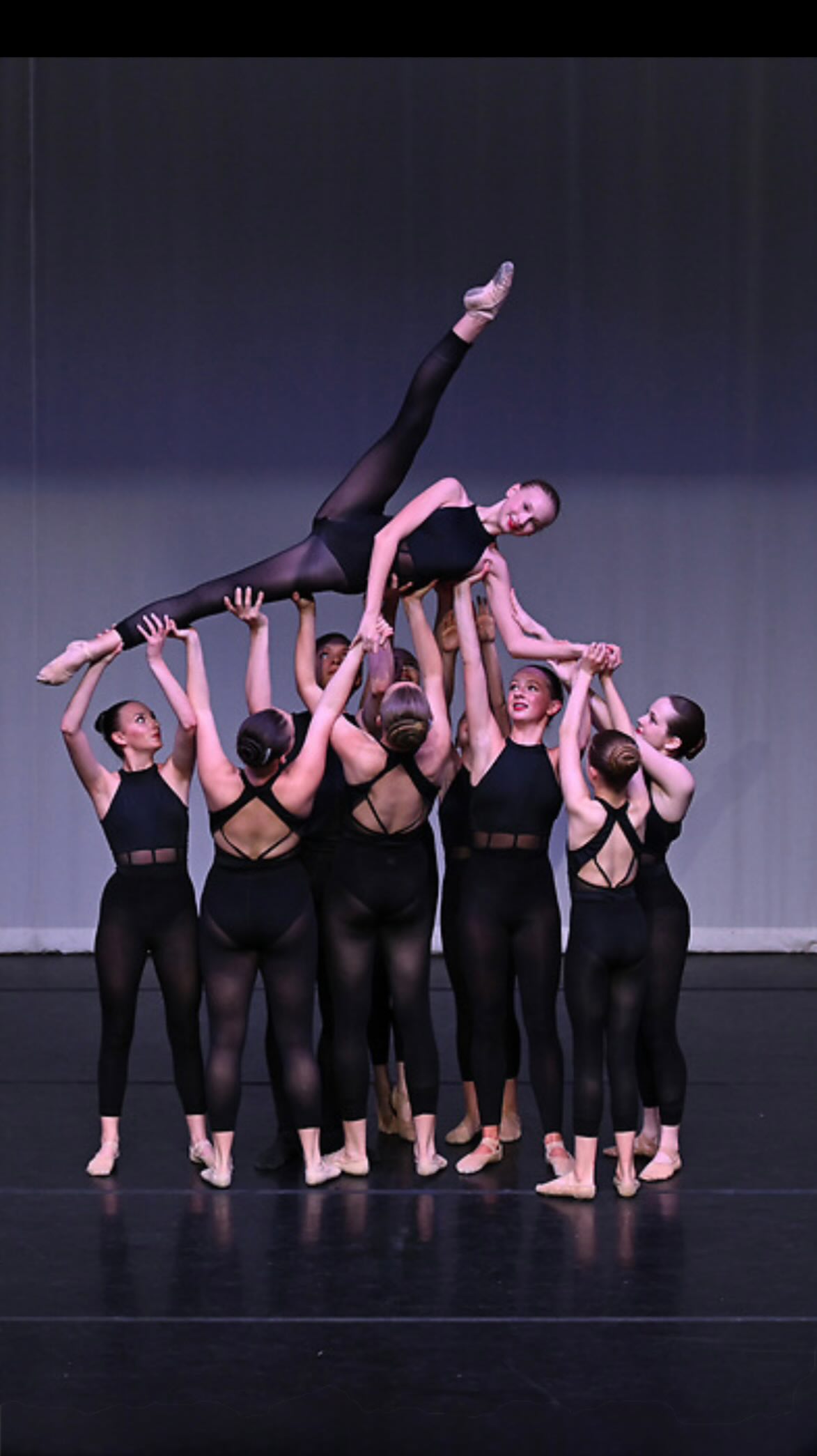 School Performance Series #2025: JAZZ
Advanced students perform “Strut” choreographed by @ms.marissa.dance! Such a fun and fierce dance🔥💪
🎟️School performances are almost here! Get your tickets today!
🔗 in bio or at https://newmancenter.evenue.net/events/LYB
🎥 @candidlycreated
#schoolperformances
#endofyearperformance #jazzdance
#littletonballetacademy