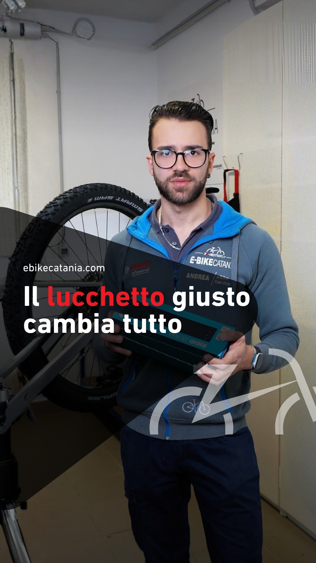 Hai appena speso 3.000€ per la tua nuova e-bike e la leghi con un lucchetto da 10€? 😱
Ci piange il cuore quando entrate in negozio per dirci che vi hanno rubato la bici. La verità? A un ladro bastano soli 3 secondi per tagliare un lucchetto economico. ✂️🚲
Ecco le Regole d'Oro della nostra officina per mettere al sicuro il tuo investimento:
Investi nella sicurezza: La qualità del lucchetto deve sempre essere all'altezza del costo della tua e-bike.
Lega i punti giusti: Assicura SEMPRE il telaio, MAI solamente le ruote!
Non fare regali ai ladri! Ti aiutiamo noi a scegliere la protezione perfetta per farti dormire (e parcheggiare) sonni tranquilli. 🔒
📍 Passa a trovarci in negozio:
E-Bike Catania
Via Trieste 40, Catania (CT)
#EBike #EBikeCatania #SicurezzaBici #Catania #LucchettoBici #BiciclettaElettrica #PrevenzioneFurti #Ciclismo #BikeShop