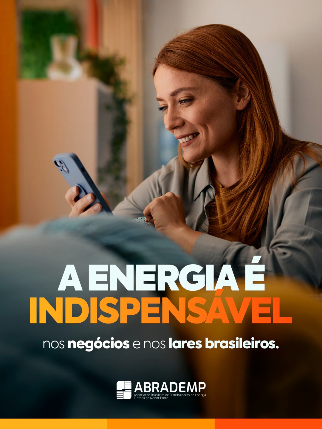 A energia está presente em praticamente tudo o que move o dia a dia.
Nos lares, garante conforto, comunicação e acesso a serviços essenciais.
Nos negócios, viabiliza operações, impulsiona a produtividade e sustenta atividades de diferentes setores da economia.
Sua presença constante faz com que, muitas vezes, ela passe despercebida, até que falte.
Por trás desse funcionamento contínuo, existe um sistema estruturado e o trabalho das distribuidoras, responsáveis por levar a energia com qualidade e segurança até cada consumidor.
A ABRADEMP reforça a importância desse serviço essencial para o desenvolvimento das cidades e para a rotina das pessoas. ⚡
.
.
.
Nossa energia é essencial! 💡
Associação Brasileira de Distribuidoras de Energia Elétrica de Menor Porte. ⚡
👉 Contatos no link da bio: https://linktr.ee/abrademp