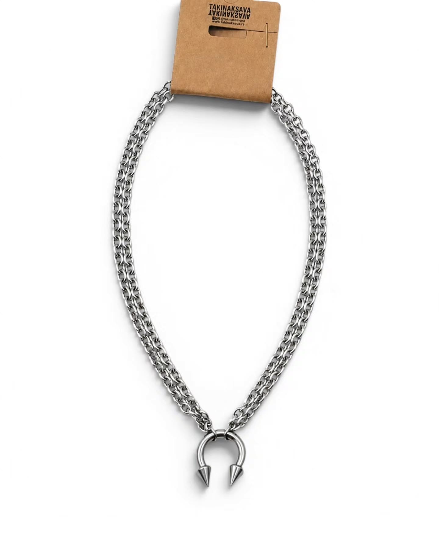 Gothic detalj sa drugačijim twistom — jedan spike, jedna kuglica.
Savršen balans između clean metal izgleda i alternativnog stila. 🖤
▪️ Stainless steel
Minimal, edgy i lako uklopiv uz svaki dark outfit.
📍 Dostupno u radnjama
#gothstyle #alternativnistil #steeljewelry #ogrlica #chainnecklace spikestyle darkfashion streetwearserbia unisexstyle piercinginspired takinaksava