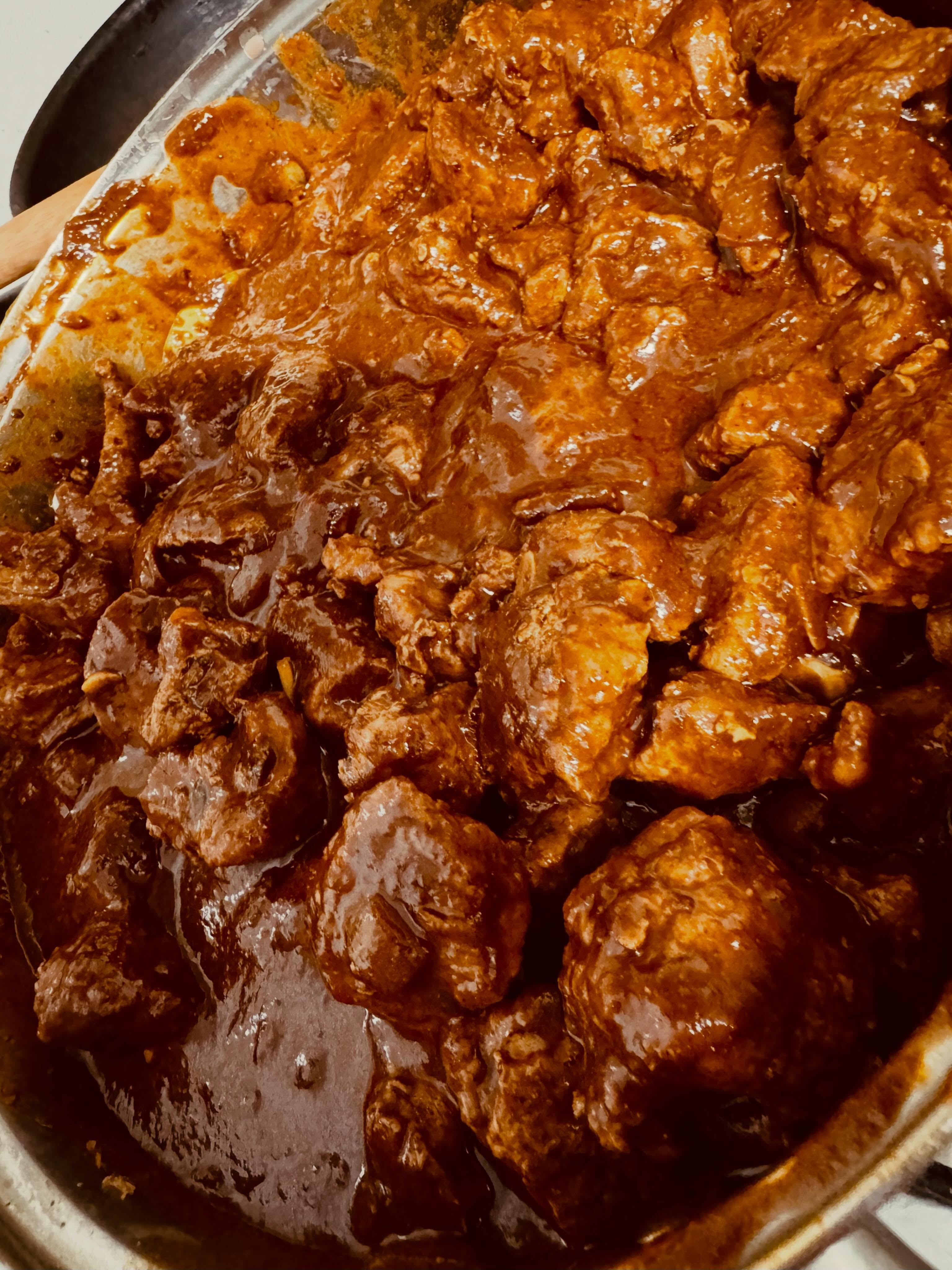 Carter’s birria isn’t a recipe. It’s a ritual.
.
Slow-braised pork. A consommé so deep it has its own secrets.
.
Warmth that builds — spice, cinnamon, something darker underneath. Dip. Bite. Gone.
.
Transylvania has always had a thing for the irresistible.
.
Once bitten, you’ll never go back. 🌮🧛♂️