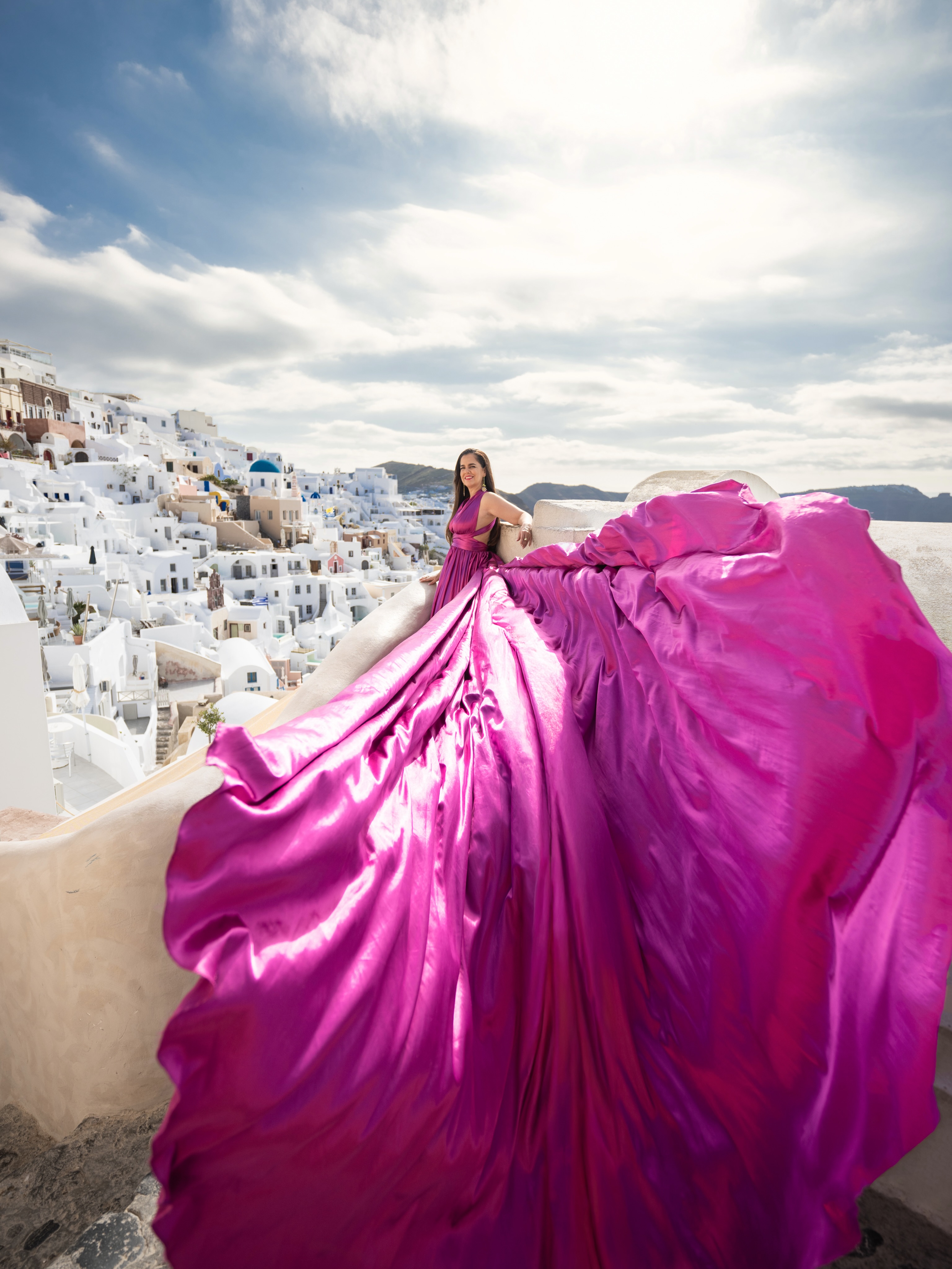 Santorini isn’t just a destination — it’s a feeling. A place where love, light, and unforgettable memories come together in the most breathtaking way. 🇬🇷✨#Santorini #FlyingDressSantorini #SantoriniPhotoshoot #SantoriniPhotography #SadirajPhotography