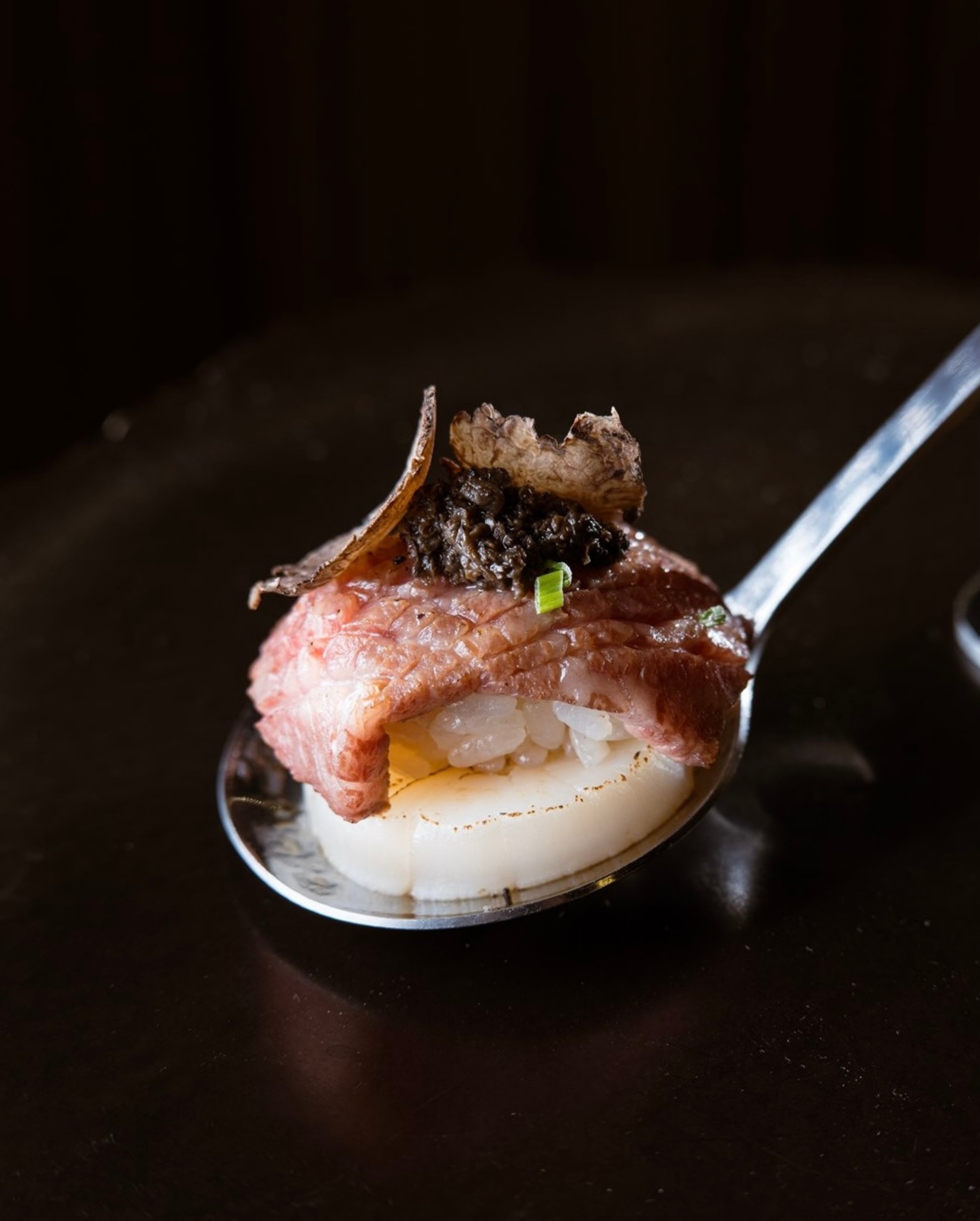 An à la carte favorite, buttery wagyu layered with delicate scallop and finished with earthy truffle for a rich, balanced bite.
Thoughtfully crafted for those wanting something a little extra.
#wagyu #scallop #foodie #omakase #newyork