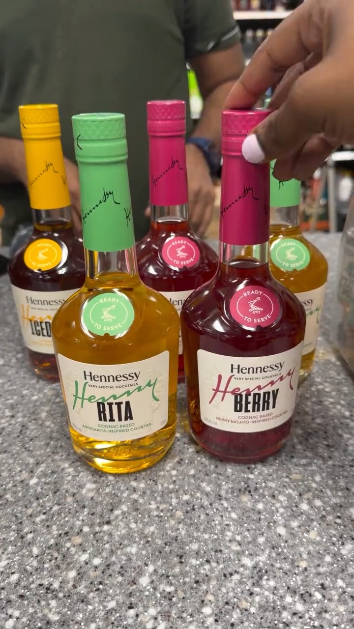 Yall was not about to sell out my liquor store without me this memorial weekend! š review coming next #hennessy #hennyrita #henney #liquorrun