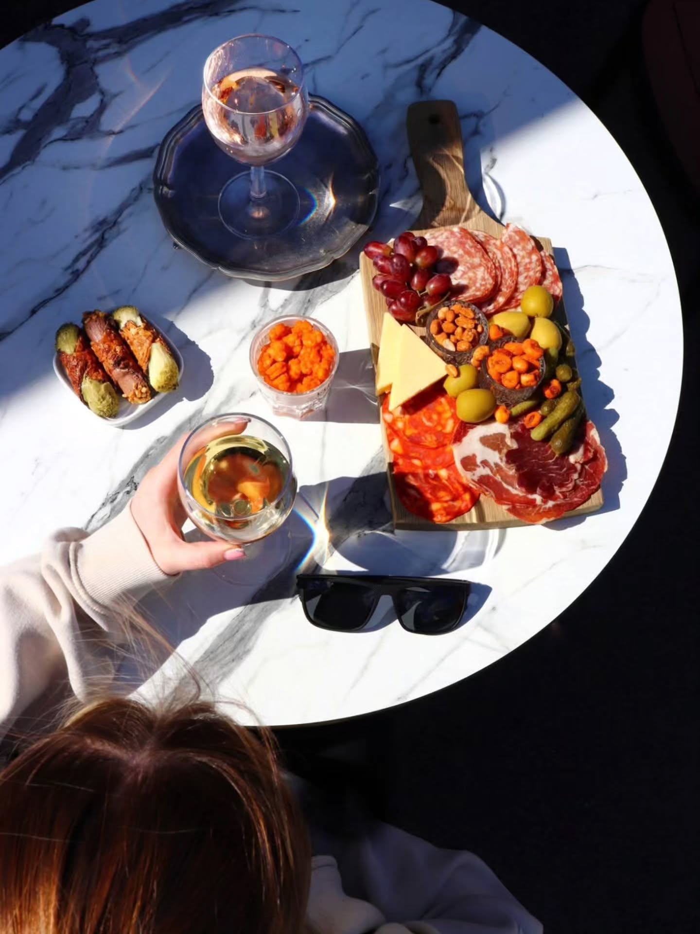 Alfresco sipping and snacking. 🌞
Our charcuterie and cheese boards are made up of the best produce we can source. From locally produced blue cheese to iberico salami meats and perello olives. Available all day.
.
Opening times ⏰
Saturday 9am-10pm
Sunday 9am-8pm
Bank holiday Monday 12pm-8pm
#charcuterie #foodboards #winebar #altrincham #manchesterfoodie