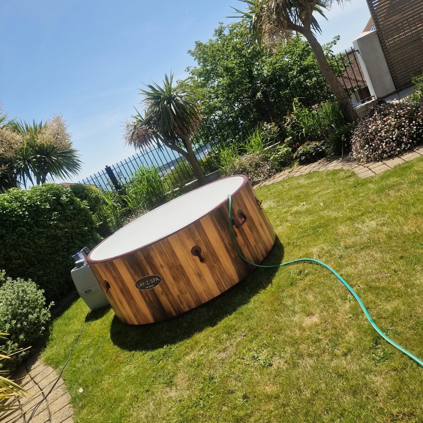 Some setups are just too good not to do twice 😍♨️
A year later and this amazing customer came back for the exact same beautiful setup! 🙌 Nothing makes us happier than returning customers who trust us to bring the spa experience back to their garden.
From first-time hires to annual traditions, we're here to make every occasion special. ✨
Thinking about your next hot tub night? We've got you covered. 🫧
📍 London & surrounding areas
🌐 www.bubblesldn.co.uk
📩 DM us for availability
#BubblesLDN #HotTubHireLondon #ReturningCustomer #GardenSpa