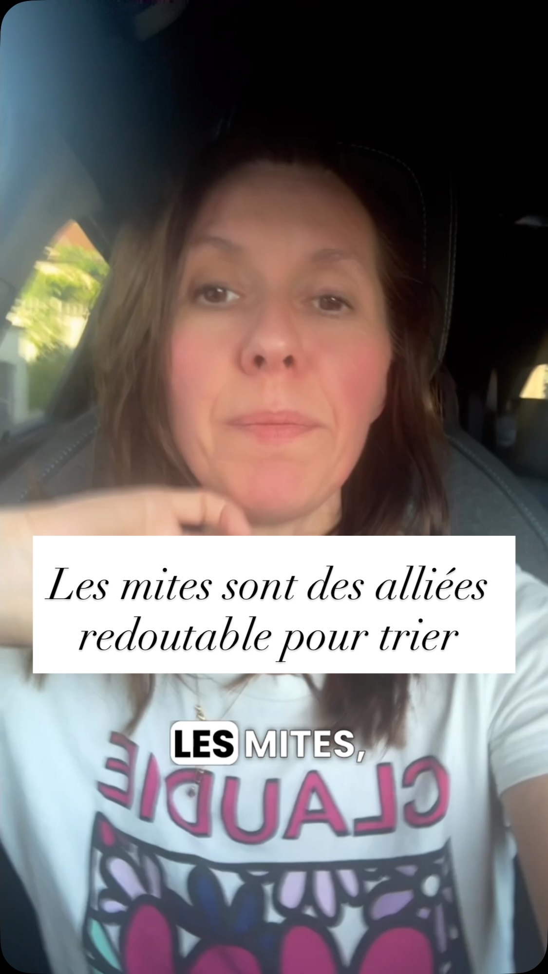 Merci les mites , vous êtes mes partenaires de tri !!!
Sans rire , stocker trop rime souvent avec gaspillage surtout quand les mites s’invitent à table .
Tu as peut être une recette miracle pour empêcher les mites de venir dans ton placard, si c’est le cas je veux bien que tu la partages avec nous 😍
Sandra home organiser passionnée ❤️