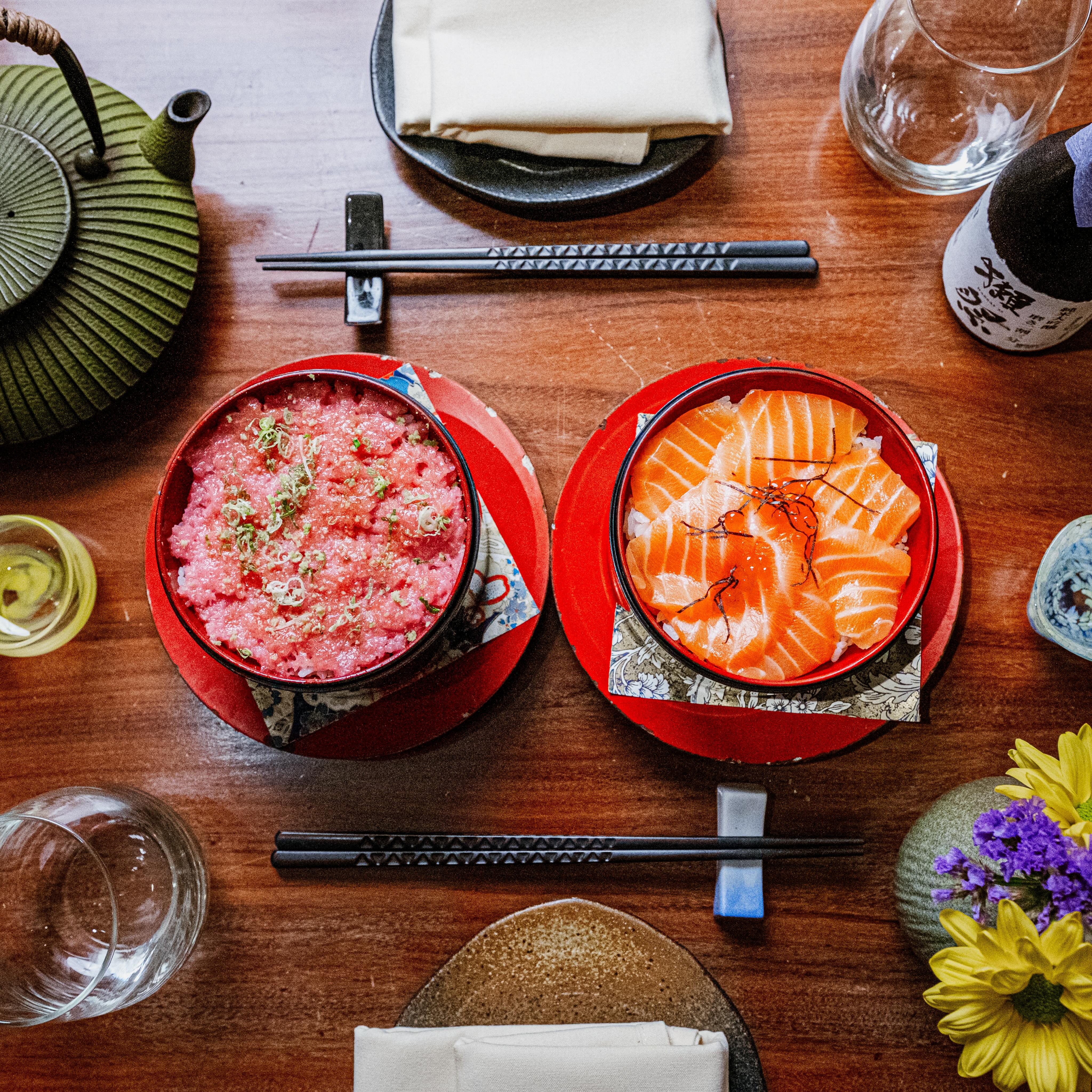 Some meals don’t need much to make a statement. 🥢✨
Rich toro, fresh salmon, and perfectly seasoned rice come together in two bowls that let the ingredients speak for themselves at #Minamoto.
#seattlefoodies #bellevue #seattlewashington #washingtoneats