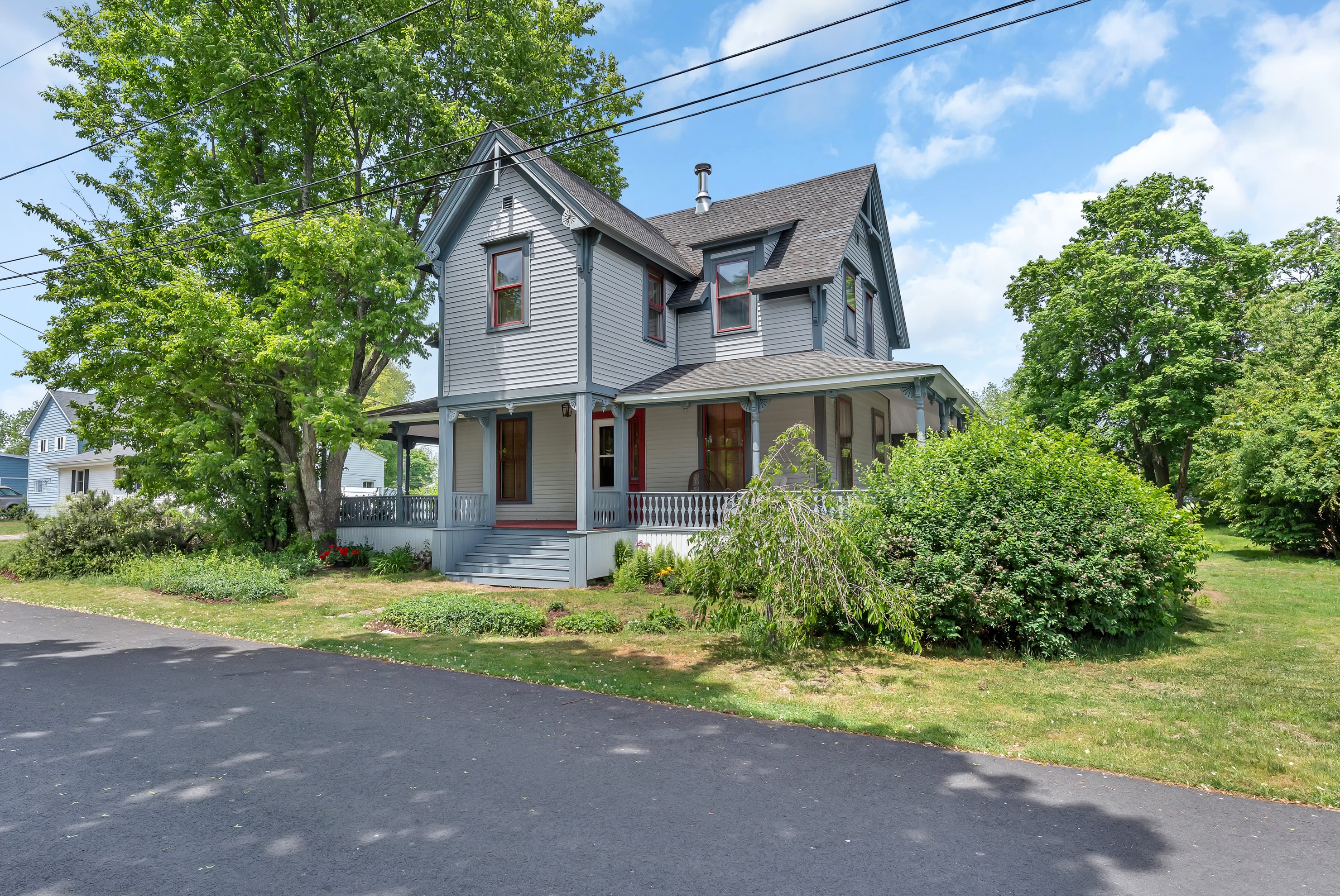 Welcome to 41 Lippitt Ave in Warwick 🌊🏡
Just in time for summer, this stately Victorian-style home offers beautiful views of the Pawtuxet River and is located just a short walk from the water. Built in 1900, the home blends timeless character with modern comfort, featuring hardwood floors throughout, a cozy fireplace, spacious bedrooms, and a charming 3-season room perfect for relaxing or entertaining.
3 bedrooms • 2 baths • 1,586 sq ft • 0.38 acres • Water views & water access
Listed by Mike Lambrese with RE/MAX Properties.