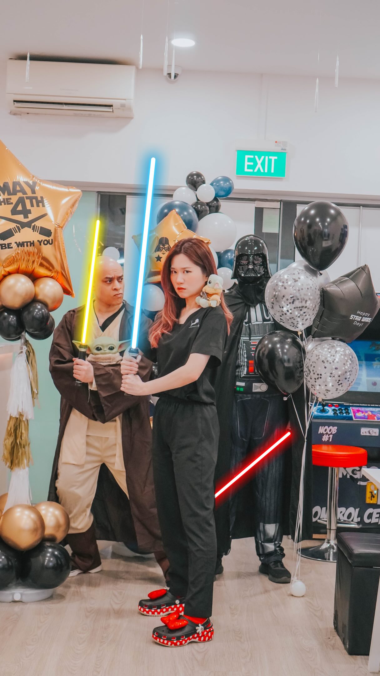 Psst! Sneak peek at our Star Wars shoot! 🎬⭐
A huge shoutout to @givefunsg for bringing our galaxy to life with these stunning balloons. Honestly, the clinic has never looked more epic! 🎈✨
We caught The Mandalorian & Grogu and we are NOT okay. 😭 The soundtrack alone, “Shakari” has been on repeat since we left the cinema. You honestly have to watch it to understand.
And yes… Star Wars themed shoots have officially become a yearly SingMedical tradition and we are absolutely here for it. 😄
Quote JULIANA10 for 10% off at givefun.com.sg 🛍️
May the health be with you! ✨
Your friendly neighbourhood clinic,
Team SingMedical 🦁
📸: @__maytk__
#singmedical #themandalorianandgrogu #drbobbystryker #viralvideo #starwars