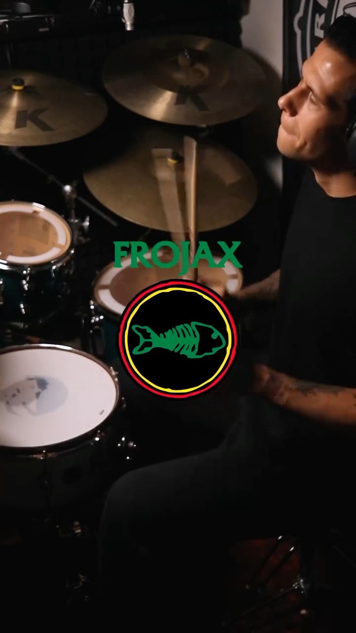 🐟 🦴 🥁 @fishbonesoldier ❤️
Una de mis bandas favoritas, con una de las mejores secciones rítmicas del planeta.
Si no los conoces ve y escúchalos ya.
#Fishbone
#DrumCover
#PunkDrummer
#FunkRock
#GrooveOverChops
#ThisBandDeservedBetter
#OnlyRealOnesKnow
#DrummersOfInstagram
#Frojax