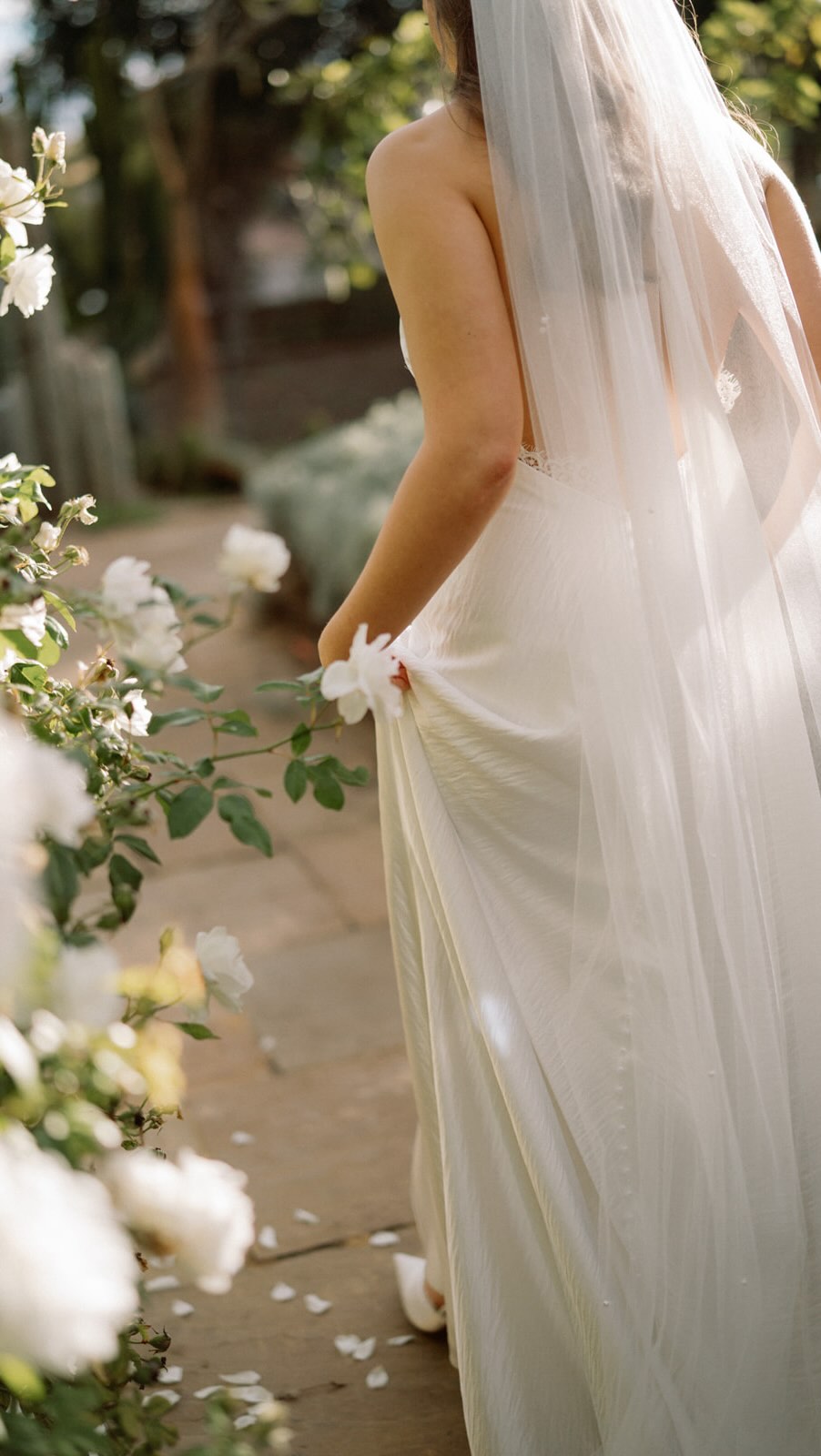 This is one of my faaaavourite moments - just before you walk down the aisle 🥹
And you best believe I’ll be there hyping you up for it 👯♀️
Cover @alannahliddell for the gorgeous @kaye_neretlis & Josh 🤍
#perthweddingplanner #veilsandvibes #perthweddinginspo #perthbridetobe #bestweddingsperth