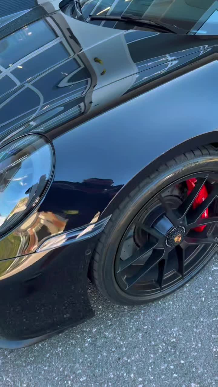 ✨ Keramikversiegelung für deinen Porsche 911 Targa 4 GTS ✨
Dein Porsche verdient mehr als nur eine normale Autopflege.
Mit unserer professionellen Keramikversiegelung schützen wir den Lack langfristig vor Schmutz, UV-Strahlen, Salz und feinen Kratzern – für maximalen Tiefenglanz und eine extrem pflegeleichte Oberfläche. 🚗✨
✅ Extrem wasser- und schmutzabweisend
✅ Intensiver Spiegelglanz & Tiefeneffekt
✅ Langfristiger Lackschutz
✅ Perfekt für Sportwagen & Premiumfahrzeuge
✅ Professionelle Aufbereitung vom Fachmann
Natürlich vom Profi in Rodeneck – für alle, die Perfektion lieben.
Und danach?
Teste auch unsere Premium Waschanlage – modern, schonend und rund um die Uhr geöffnet! 🌙✨
24H geöffnet für perfekten Glanz wann immer du willst.
📍 PNEUSCENTER GMBH – Rodeneck
📞 +39 0472 888048
🌐 www.pneuscenter.com
➡️ WhatsApp 3486966069
#Porsche911 #PorscheTarga4GTS #Keramikversiegelung #Detailing #rodeneck
