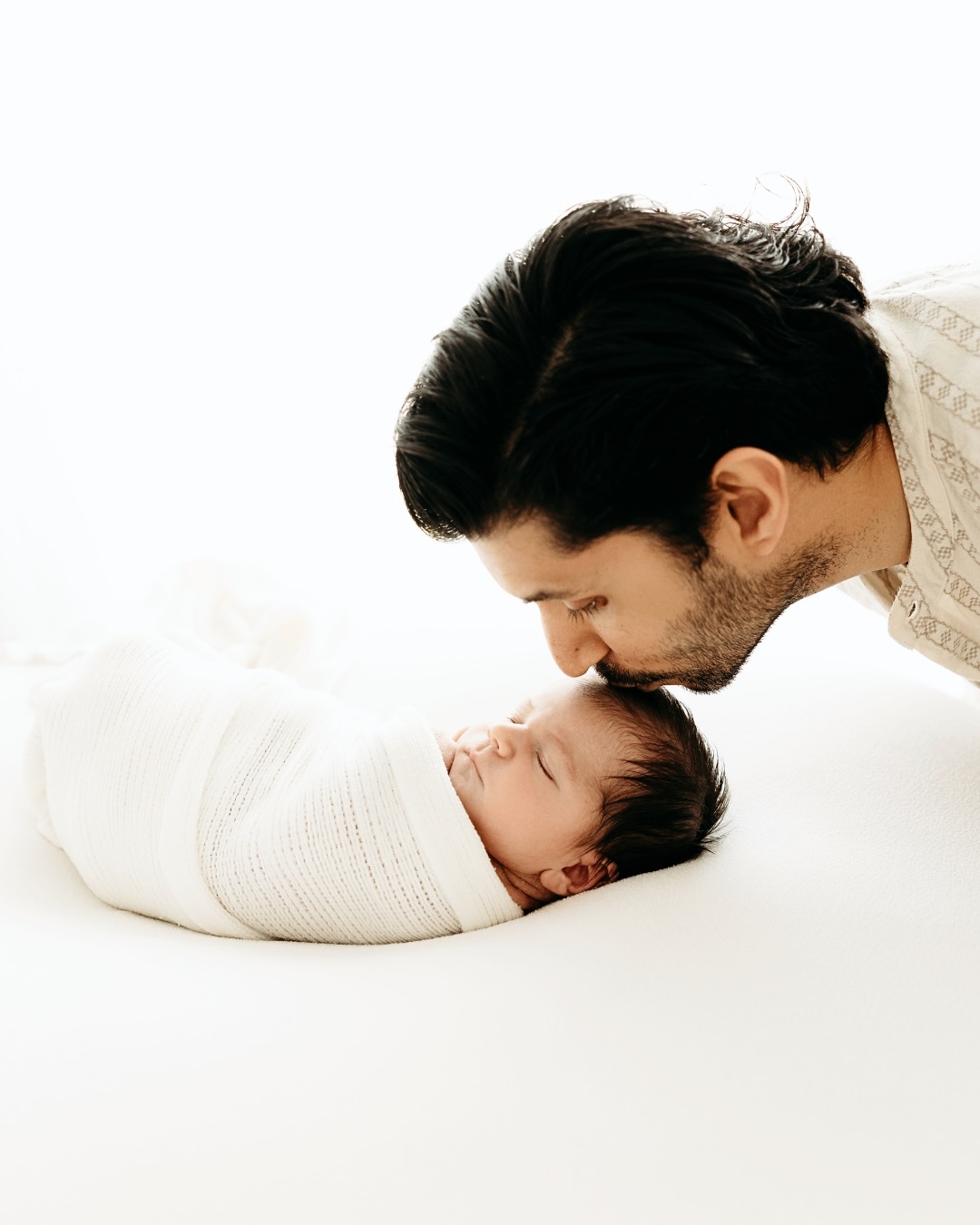 A snoozy 6 day old little babe, the cutest gallery, and the most adoring big brother. Welcome to the world, Atticus 🩵
-
#brisbanefamilyphotographer
#brisbanenewbornphotographer
#brisbanematernityphotographer
#newbornphotography
#newbornphotographerbrisbane