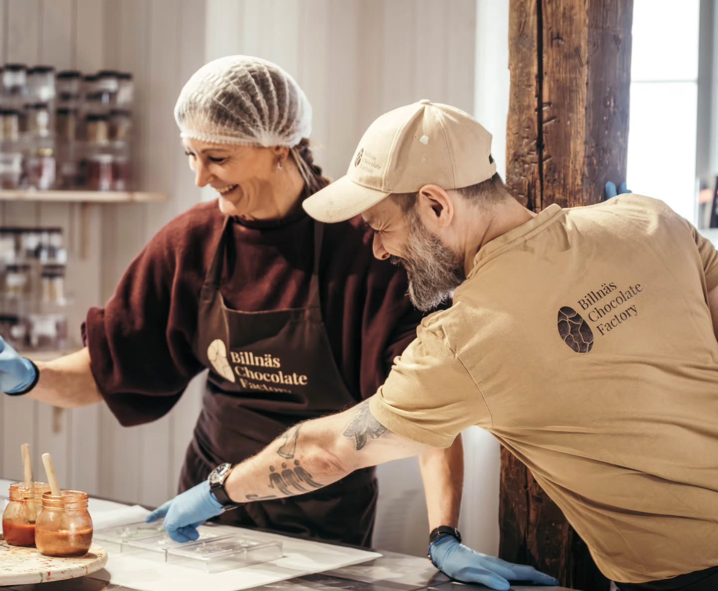 How about a chocolate class? 🍫
Join us in the heart of Billnäs Ruukki for a delicious hands-on chocolate experience, perfect for team events, celebrations, friend groups, or anyone who simply loves chocolate. ❤️
Hands-on Chocolate Making Class
• 2 hours
• 79€/person (6–25 people)
Learn chocolate-making techniques, create your own chocolate slabs, and experiment with flavors in an interactive workshop. Each participant takes home 3 x 100g handmade chocolate slabs and enjoys tastings of the factory’s signature bonbons.
Chocolate Discovery Presentation
• 45–60 minutes
• 30€/person (6–20 people)
Discover the history of chocolate from bean to bar, explore the factory’s production process, and taste chocolates at different stages, including our signature bonbons. Coffee and tea included.
We look forward to seeing you!
📍 Billnäs Chocolate Factory
📩 Bookings: info@billnas-chocolate-factory.com
📞 045-3228992
#billnäschocolatefactory #chocolateworkshop #artisanchocolate #billnäs #visitraasepori
