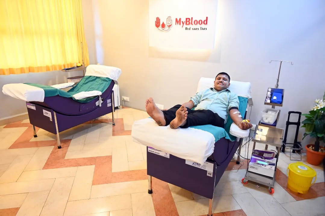A single act of blood donation can bring hope to countless lives. Shivanand Akkannavar’s generous support at MyBlood Charitable Blood Bank is a wonderful example of kindness and community spirit. Such contributions help strengthen the mission of creating awareness and encouraging lifesaving voluntary blood donation.
.
.
.
#maheshfoundation #mybloodcharitable #donateblood #savelives #belagavi