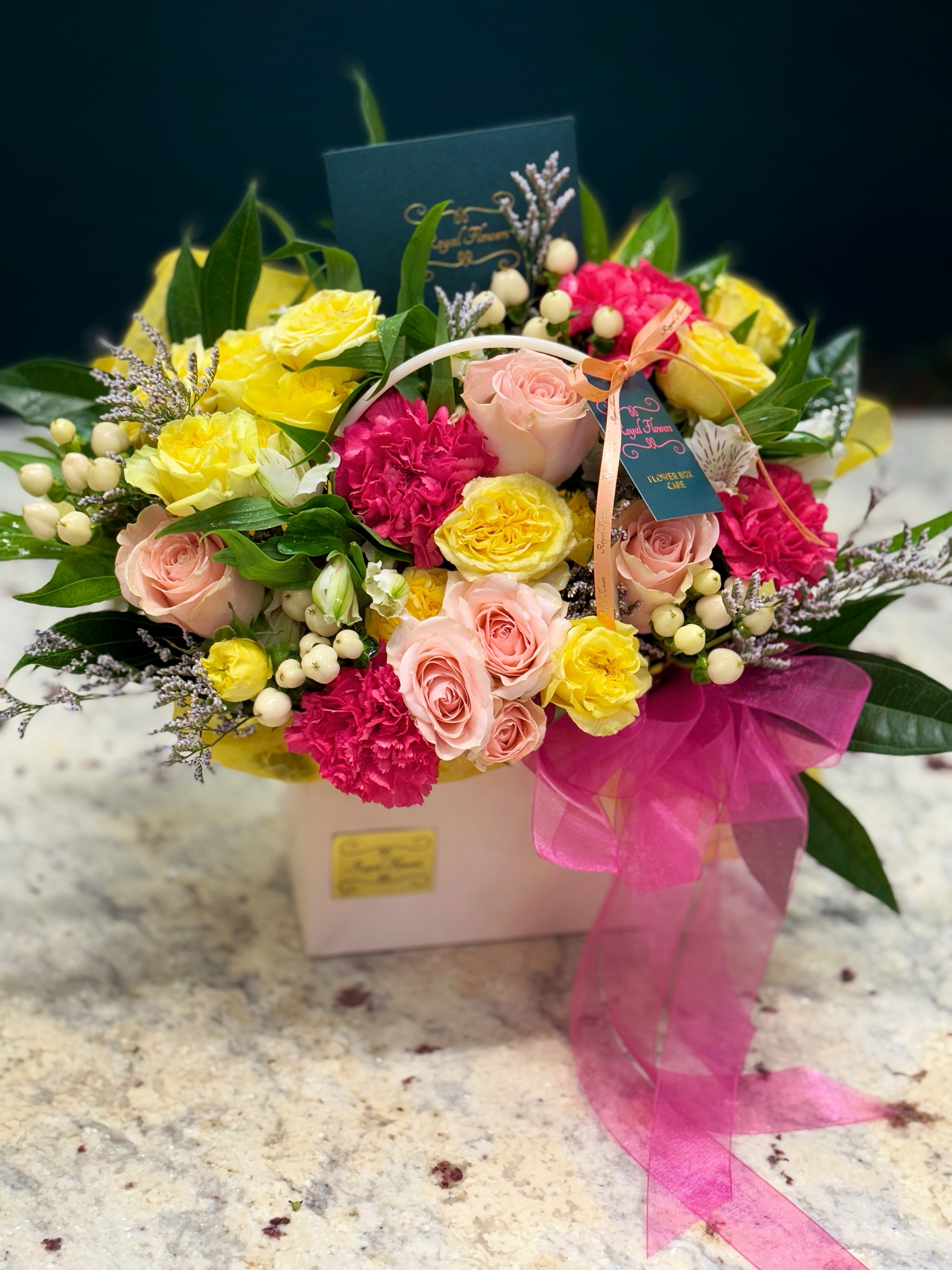 Bloom bags designed to turn ordinary days into unforgettable ones β¨π Swipe through our newest floral creations.
#medfordnj #florist #flowershop #freshflowers