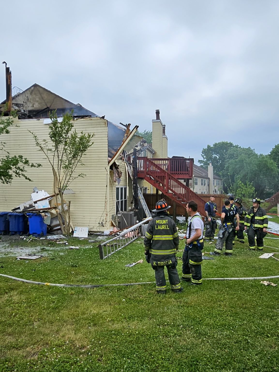 On May 22, Rehab 13 was dispatched to the 200 block of Willow Turn in Mt. Laurel Township to support crews operating at a residential fire.
Crews worked through extremely hot conditions while battling a condo fire that had extended through the roof. Rehab 13 provided cold drinks, food, and a place for firefighters and first responders to cool down and recover during operations.
Thank you to all agencies involved for their hard work and teamwork throughout the incident. Stay safe.
#Rehab13
