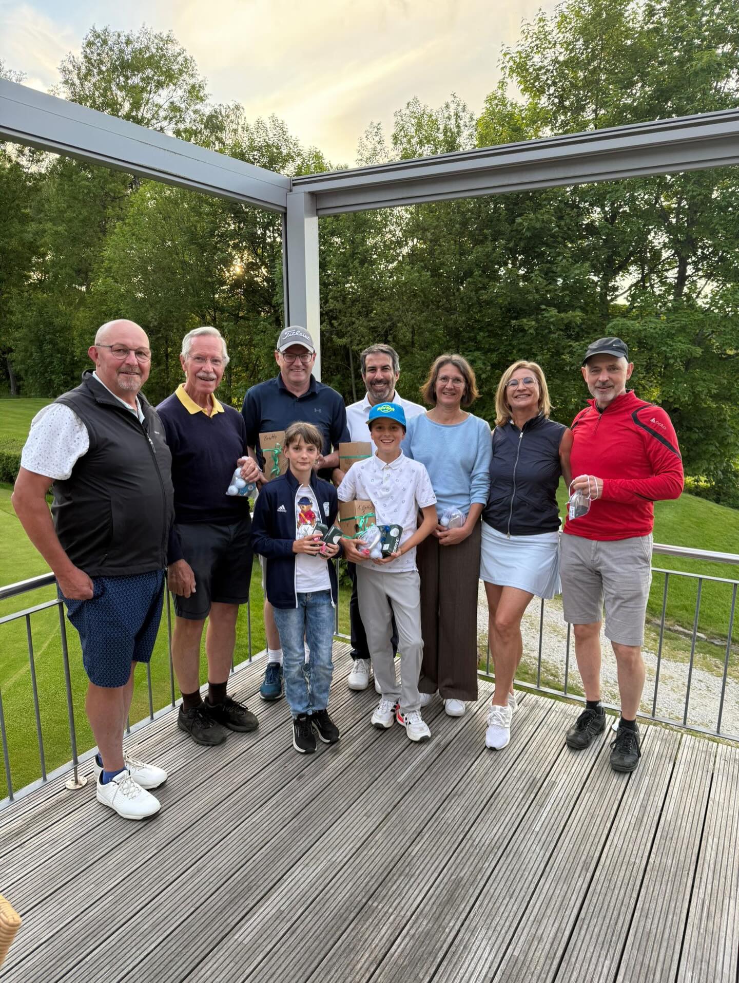 Der erste Beginner Cup in diesem Jahr fand bei schönstem Wetter statt. Hier die Gewinner mit dem Sponsor Dr.Hermann Wagner und der Turnierleiterin Barbara Maderer. Danke für euren Einsatz.⛳️🏌🏻♀️🏌️♂️