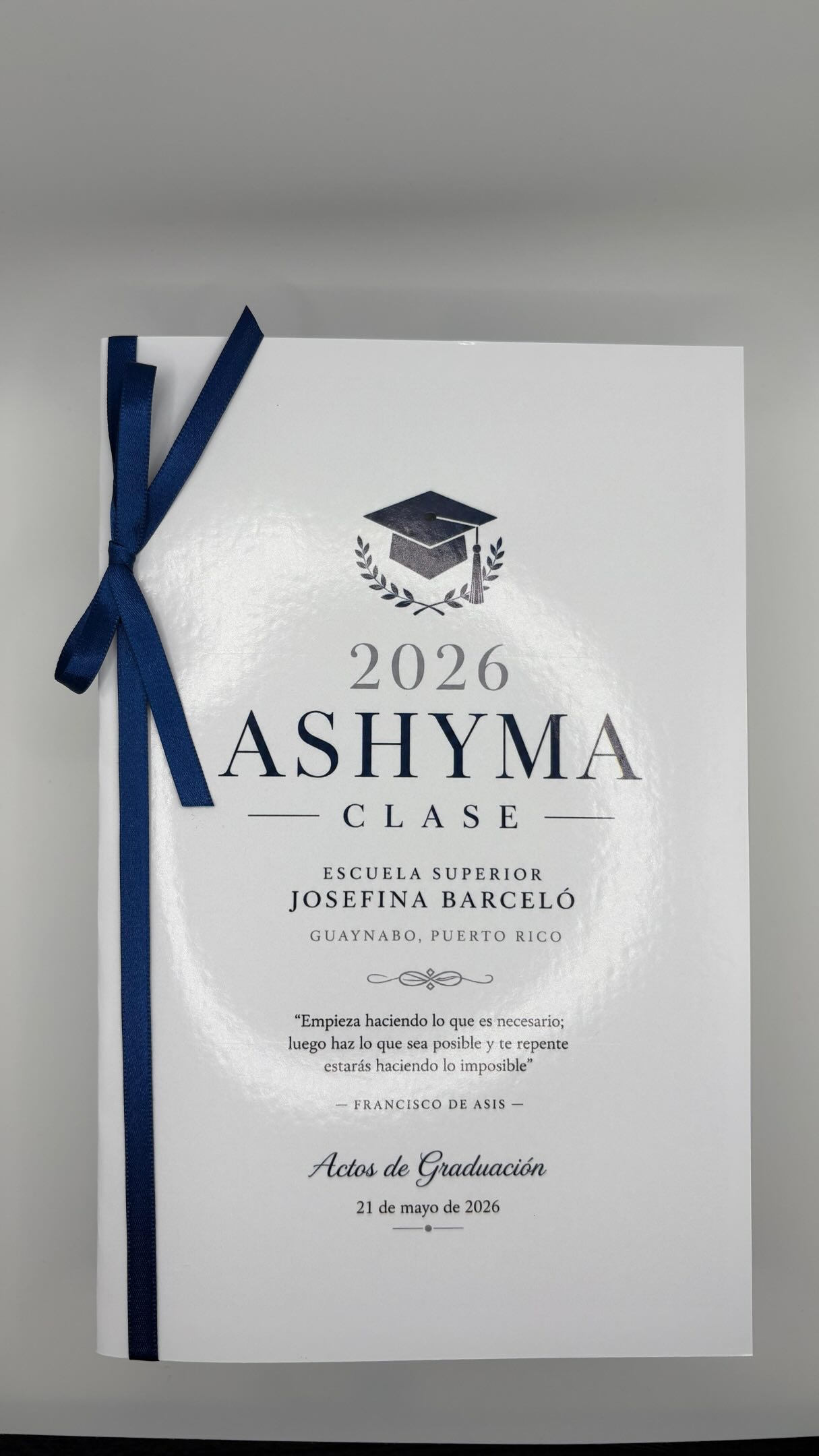 Elegancia y presentación para celebrar grandes logros 🎓
Diseñamos programas/panfletos de graduación personalizados para hacer tu evento aún más especial.