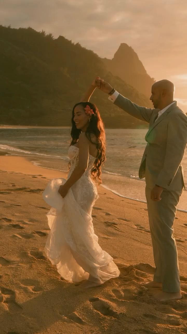 This is the sign to elope in Hawaii.
.
.
🏷️Hawaii, Elopement photographer, couple photographer, destination photographer, engagement photographer, kauai elopement, cinematic, intimate elopement, Hawaii elopement