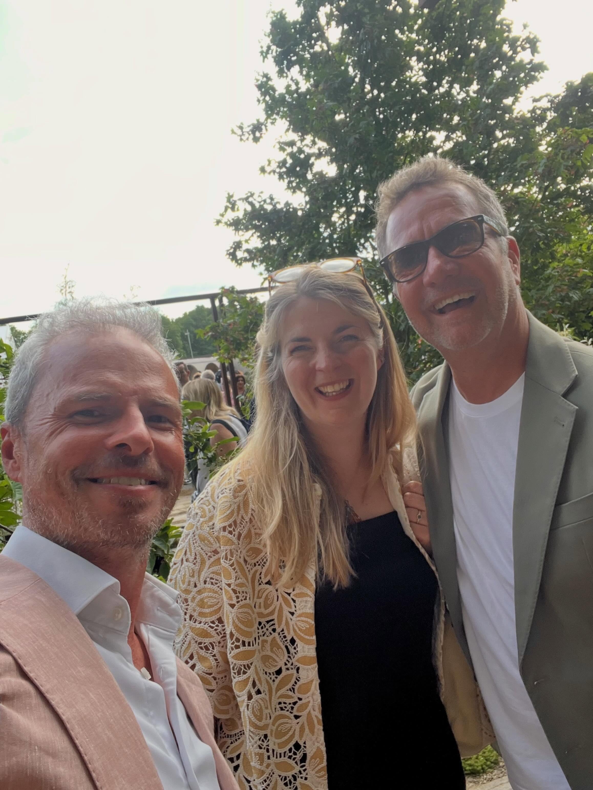 Brilliant day at the @rhs Chelsea Flower Show yesterday. So many exquisite gardens to enjoy, and very privileged to be generously invited on to two very special gold medal creations designed by @robhardygardens and @patrick_clarke_landscapes
Both are stunning examples of the craft, with so many incredible details. Thank you to Rob and Paddy for being so generous with their time and for telling us so much about their gardens and the stories behind them. Rob’s water pool is a work of art, slowly draining on demand to create a wonderful seating area, and Paddy’s use of reclaimed and recycled materials is inventive, thought-provoking and really encouraging. It was also wonderful to see a robin taking a bath in one of Paddy’s rills…it was very happy, and seemingly oblivious to the crowds surrounding the garden.
Also great to catch up with several industry friends, including the lovely @nicola.oakey.garden.design who was enjoying a trip to Chelsea a year after creating her own amazing show garden.
Massive congratulations to all of the designers, landscapers and planting specialists for everything you have achieved at this year’s Chelsea. Your work is inspiring.