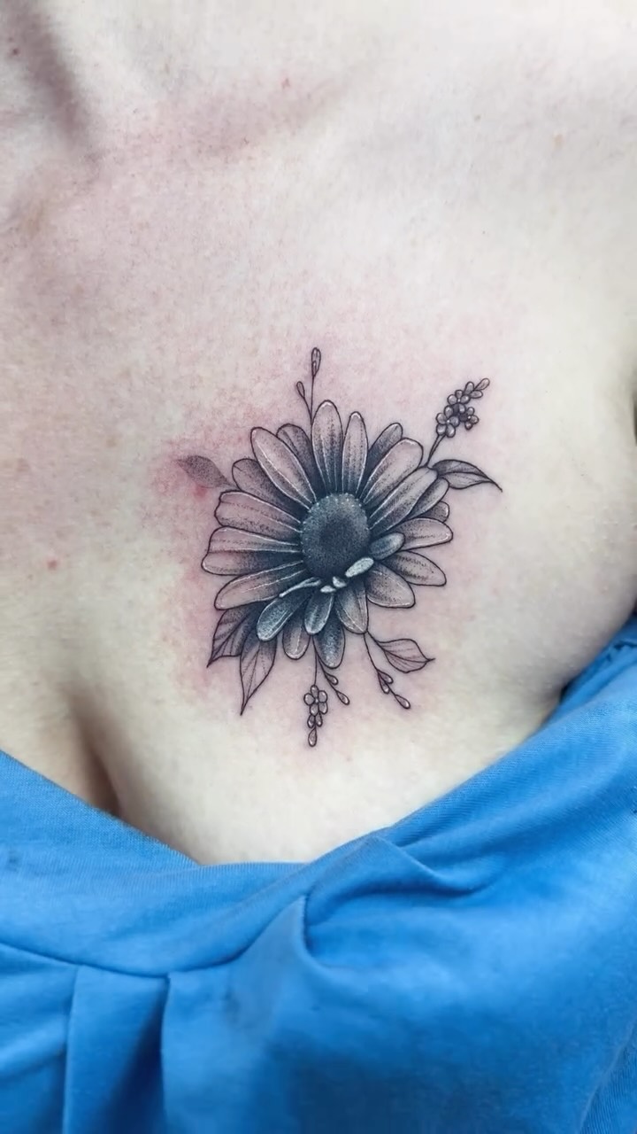 Every tattoo has a story and time stamp. Sometimes it’s nice to bring some of them back to life💫. What do you think about Olga’s / @bonsai.ink work on this one? 🌼👌🏻
TERMINE:
📥 Instagram DMs
📱 +49 0511 4885681
✉️ info@hautdesign-tattoo.de
-
🗣️Kostenlose Beratung
#HautdesignTattoo ist Mitglied des @dot_e.v
#fineline #finelinetattoo #hannover #reworktattoo