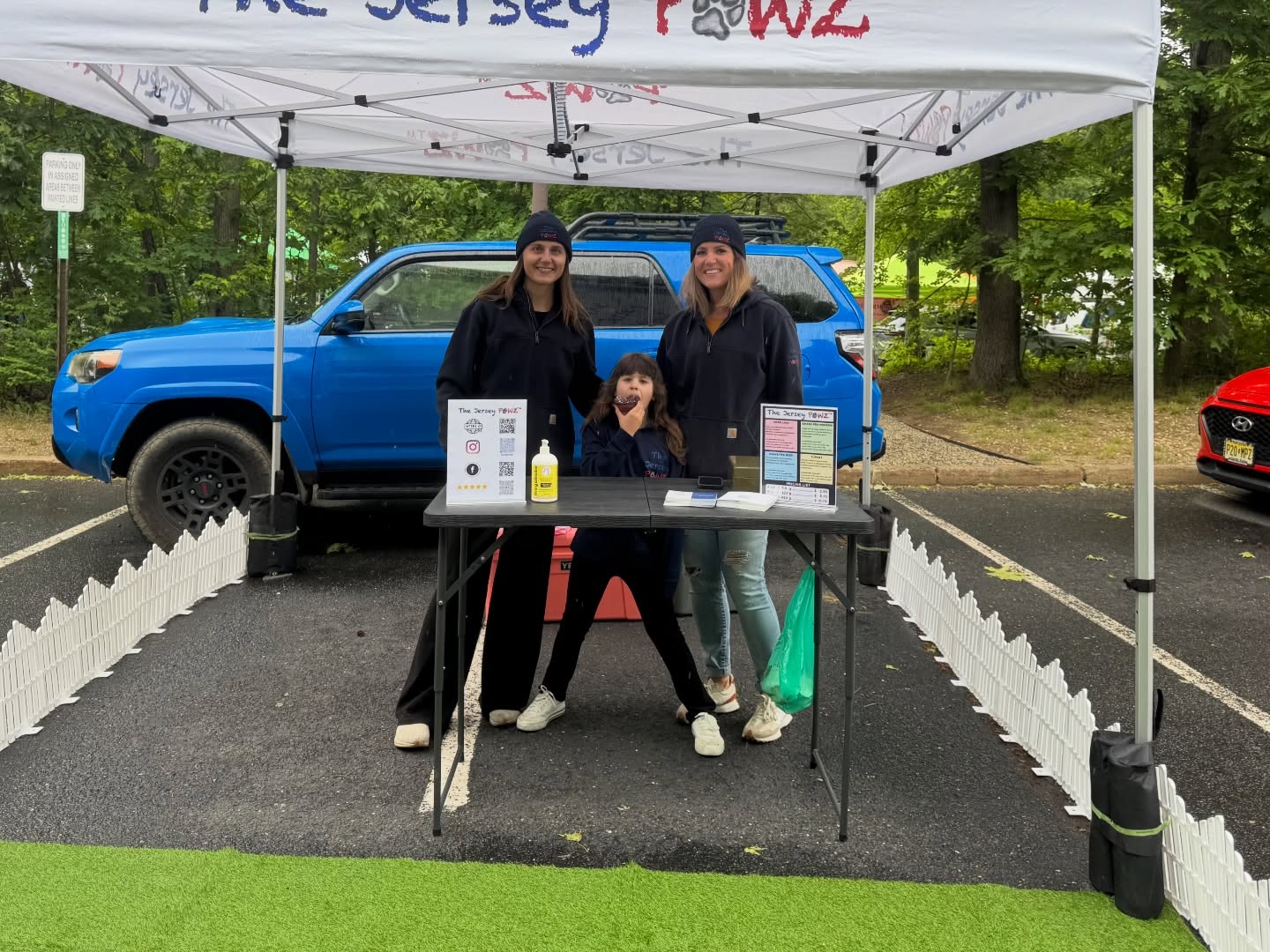 Enjoyed every moment in the chilly rain: great food, greats treats, amazing customers and we got to love up on lots of beautiful dogs. #ExtendTheirStay #FeedThemFresh #ShopLocal #FarmersMarket #MadeInNewJersey