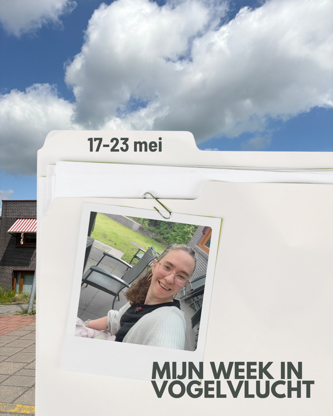 Mijn week in vogelvucht
Nieuwe serie, nieuwe manier van mijn dagelijks leven een beetje met jullie delen. Dit is een uitprobeersel maar here we go.
Deze week was ik nog steeds opgenomen in de GGZ en dat is dus ook het grootste deel van de week. De week bestond uit veel puzzelen, lezen, kleuren, en crafts bij activiteiten therapie.
Maar de week begon afgelopen zondag met de regenboogmanifestatie op de Brink, wat ontzettend gaaf en onwijs fijn was. Ook kreeg ik maandag een aantal kaartjes, ballon en een super lieve bos kunstbloemen van jullie binnen, waarvoor nogmaals dank jullie wel.
Dinsdag moest ik met spoed naar Enschede naar het MST voor een sondewissel omdat mijn jejunum sonde opeens verstopt zat. Dat vond mijn PTSS echt totaal niet leuk, maar hebben we weer overleefd.
Woensdag ben ik nog even naar het stadhuis geweest om de spoedcursus raadswerk die de griffie speciaal voor onze fractie deed te volgen. Het was onwijs fijn om even een sense of normalcy te hebben, ondanks dat ik me niet goed kon focussen door alles wat er verder speelt. En gisteren nog even naar huis, katten knuffelen en spullen ophalen. En gewoon even thuis zijn. Wel met mama er bij, zodat ik niet helemaal alleen was omdat ik merkte dat ik dat kwa spanning nog niet trok.
Verder was het vooral een week vol met spanning en dingen hier, wel beter gemaakt door een lief groepsgenootje hier op de afdeling. Op naar volgende week